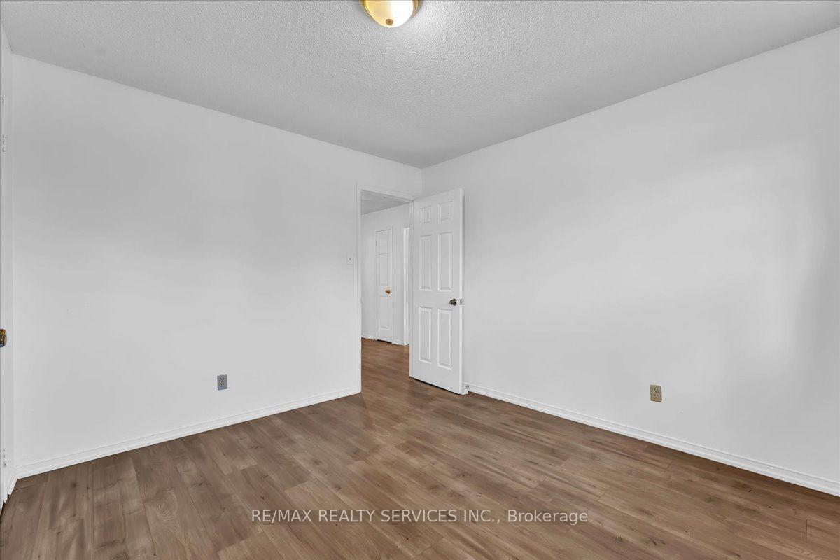 Photo 28 of 162 Major William Sharpe Drive, Brampton, Northwood Park — HOMEH