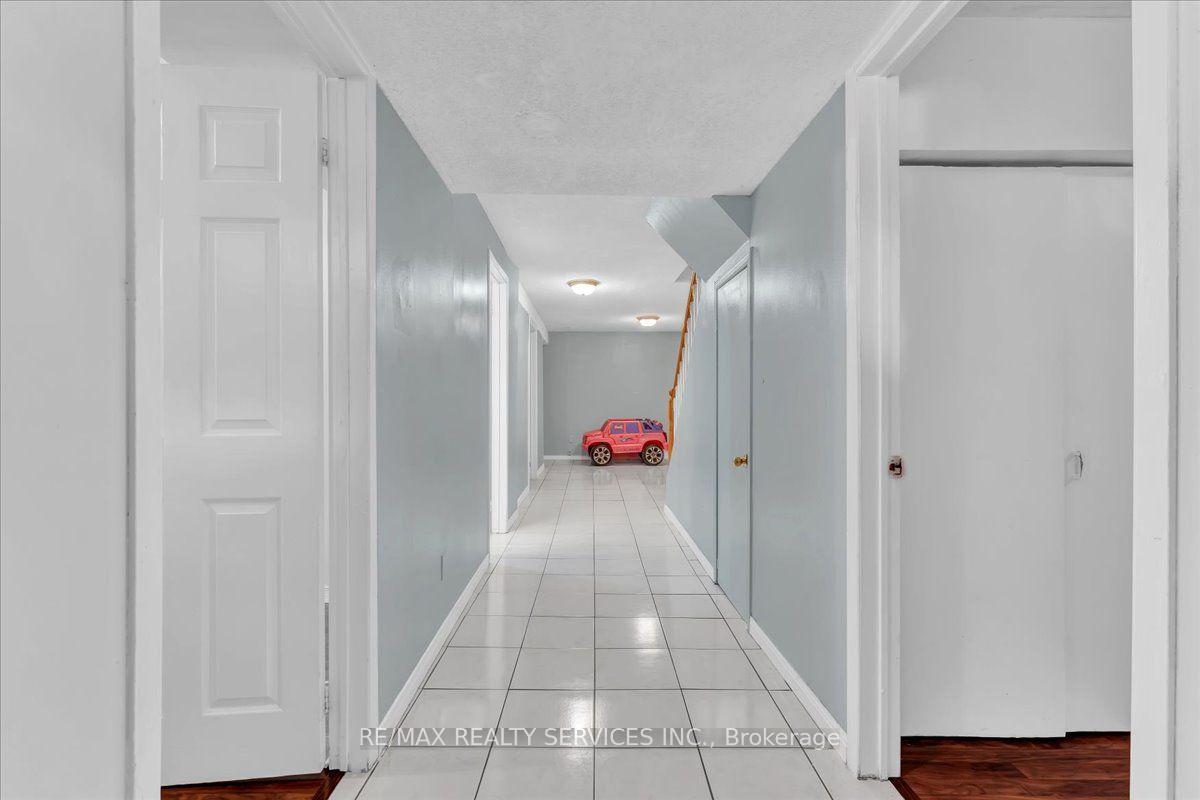 Photo 30 of 162 Major William Sharpe Drive, Brampton, Northwood Park — HOMEH