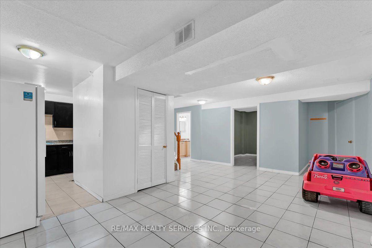 Photo 31 of 162 Major William Sharpe Drive, Brampton, Northwood Park — HOMEH