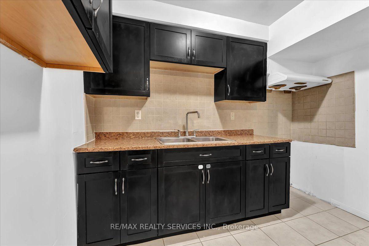 Photo 33 of 162 Major William Sharpe Drive, Brampton, Northwood Park — HOMEH