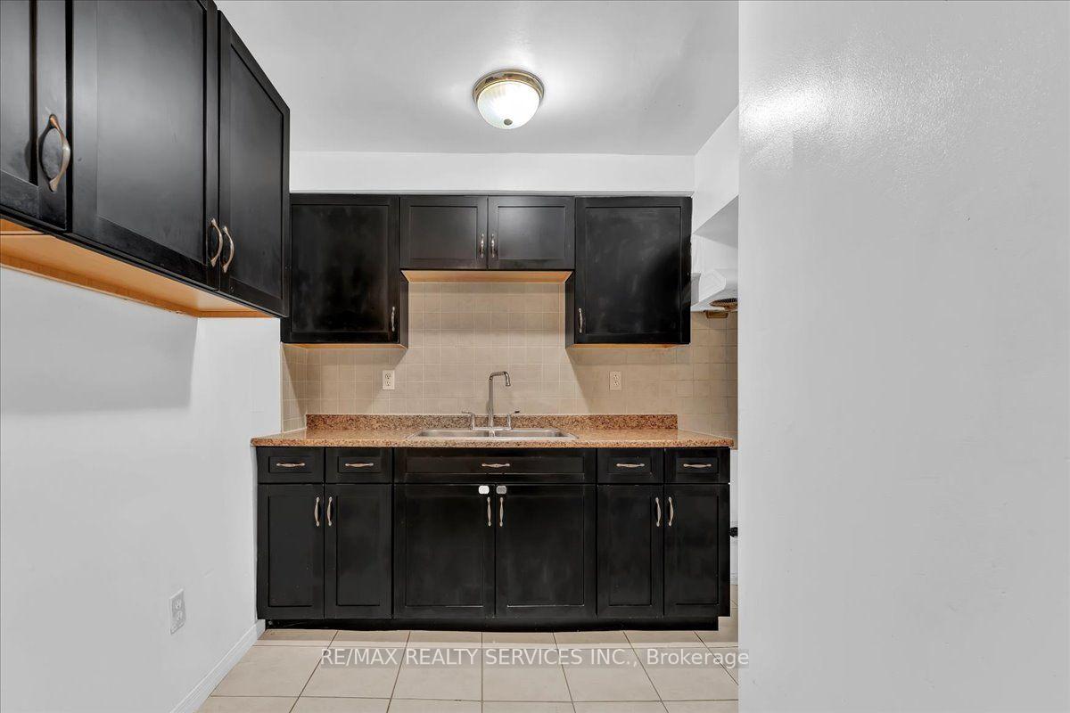 Photo 34 of 162 Major William Sharpe Drive, Brampton, Northwood Park — HOMEH