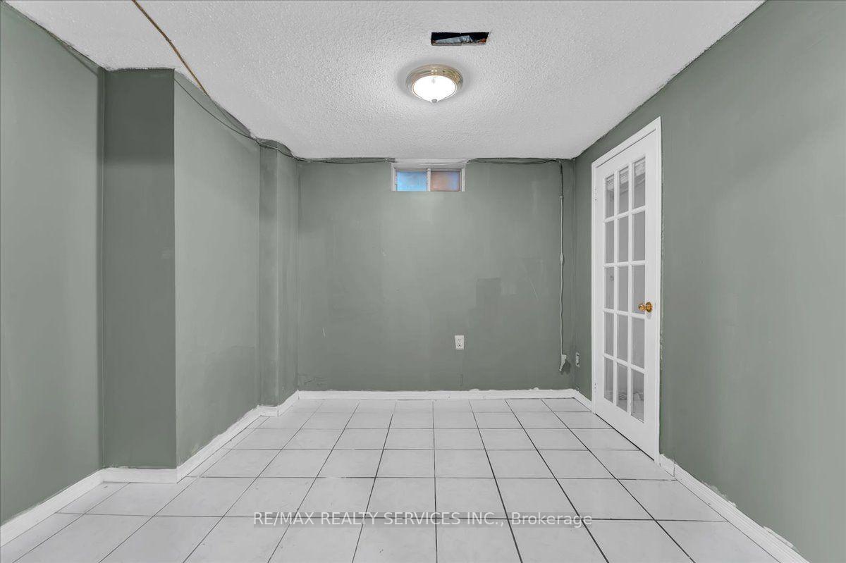 Photo 35 of 162 Major William Sharpe Drive, Brampton, Northwood Park — HOMEH