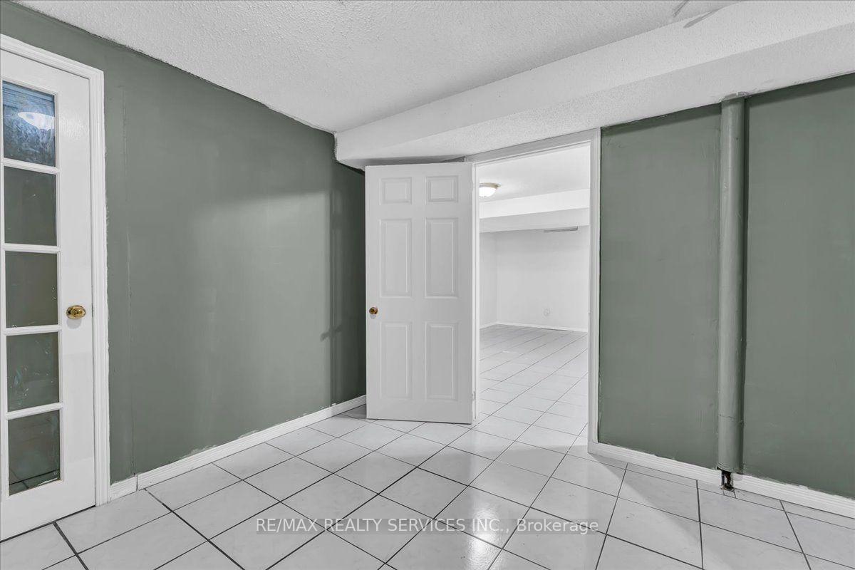 Photo 36 of 162 Major William Sharpe Drive, Brampton, Northwood Park — HOMEH