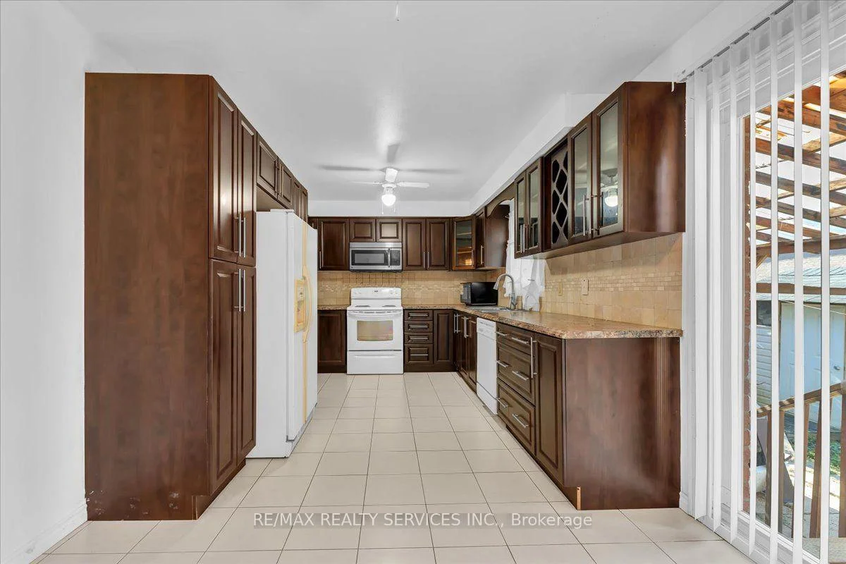 Photo 27 of 162 Major William Sharpe Drive, Brampton, Northwood Park — HOMEH