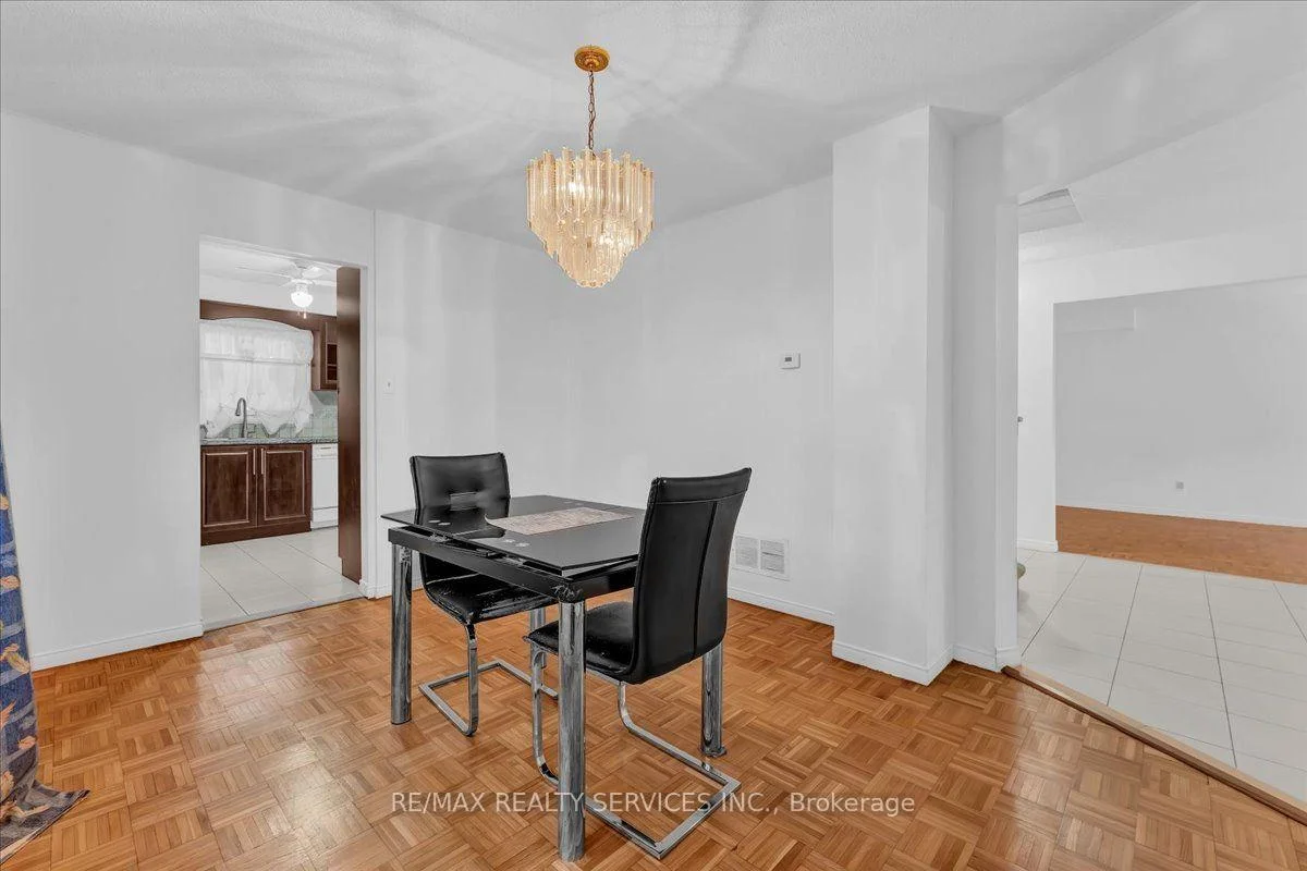 Photo 32 of 162 Major William Sharpe Drive, Brampton, Northwood Park — HOMEH