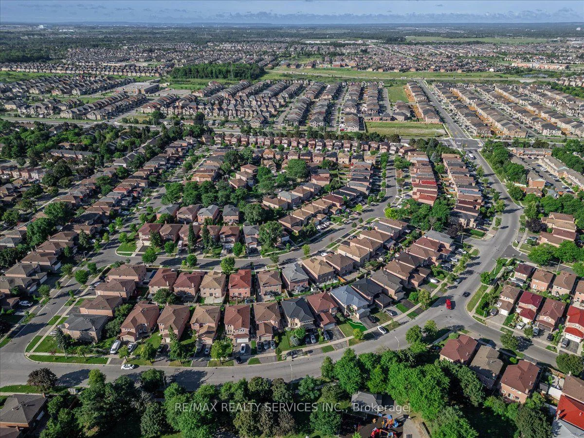 Photo 47 of 162 Major William Sharpe Drive, Brampton, Northwood Park — HOMEH
