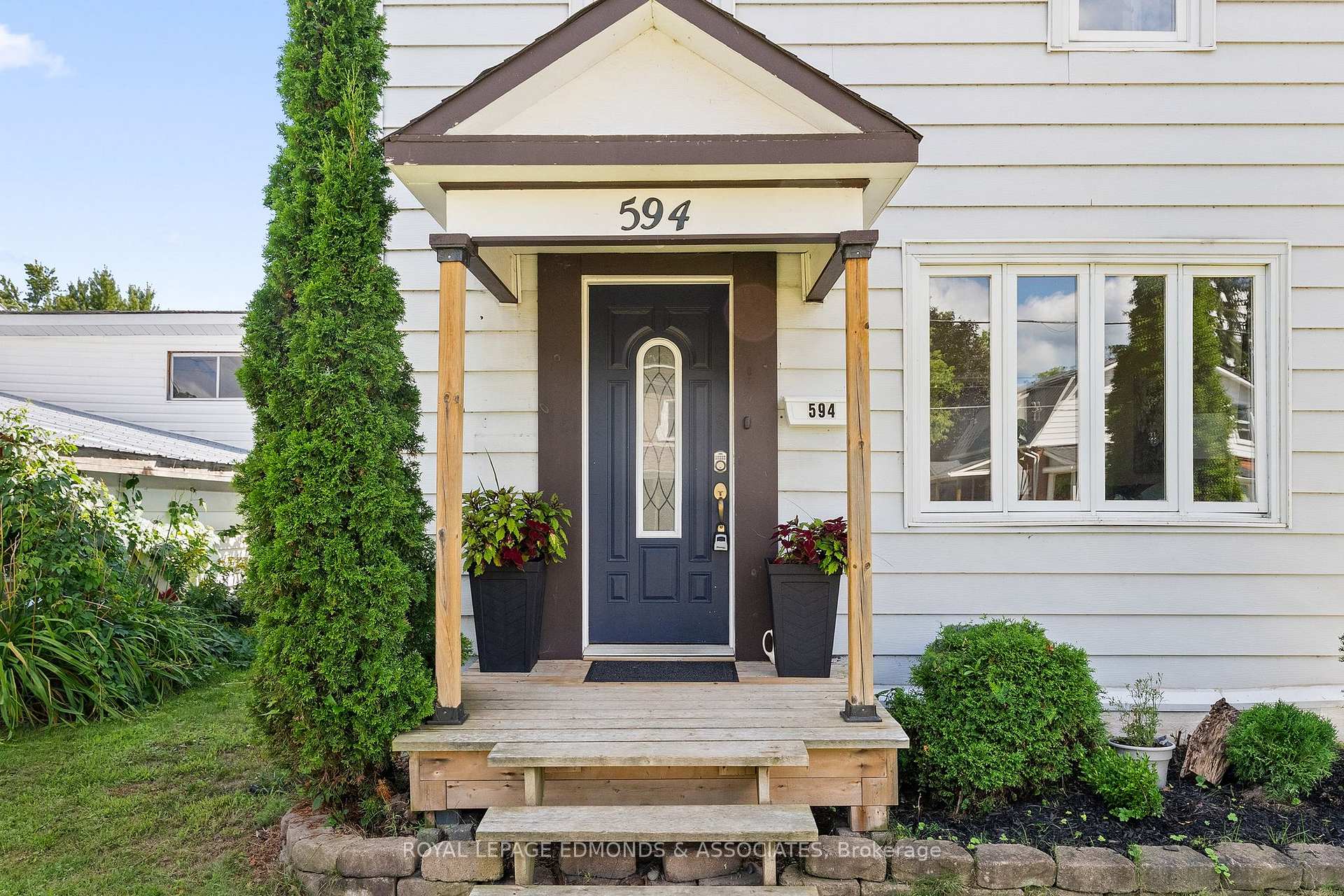 Photo 3 of 594 Isabella Street, Pembroke, Pembroke — HOMEH