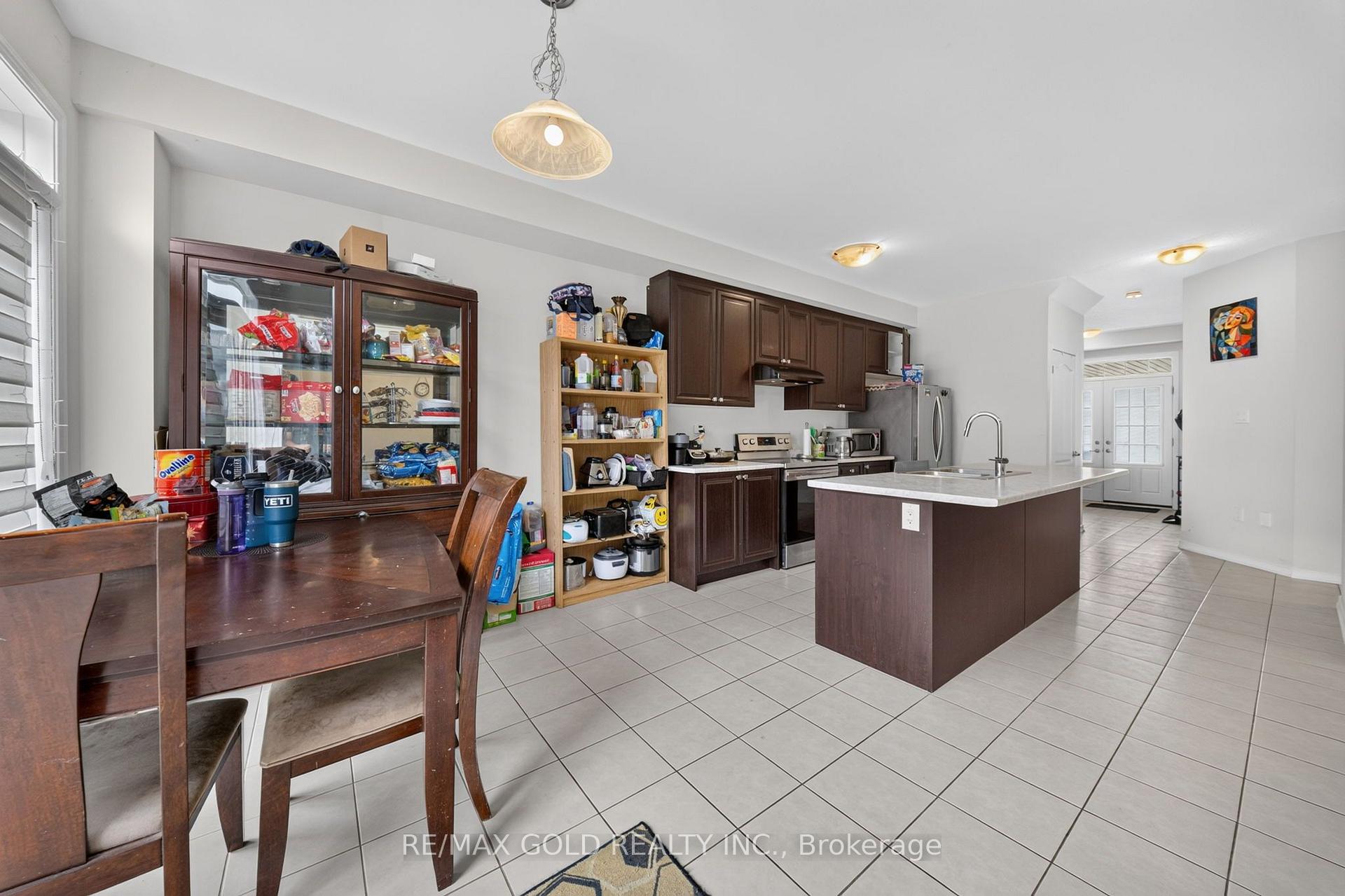 Photo 8 of 7997 Odell Crescent, Niagara Falls, Brown — HOMEH