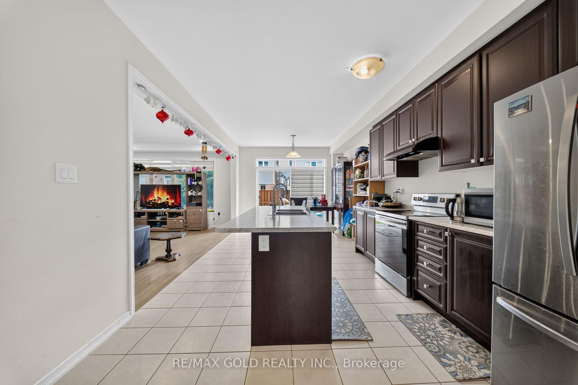 Photo 9 of 7997 Odell Crescent, Niagara Falls, Brown — HOMEH