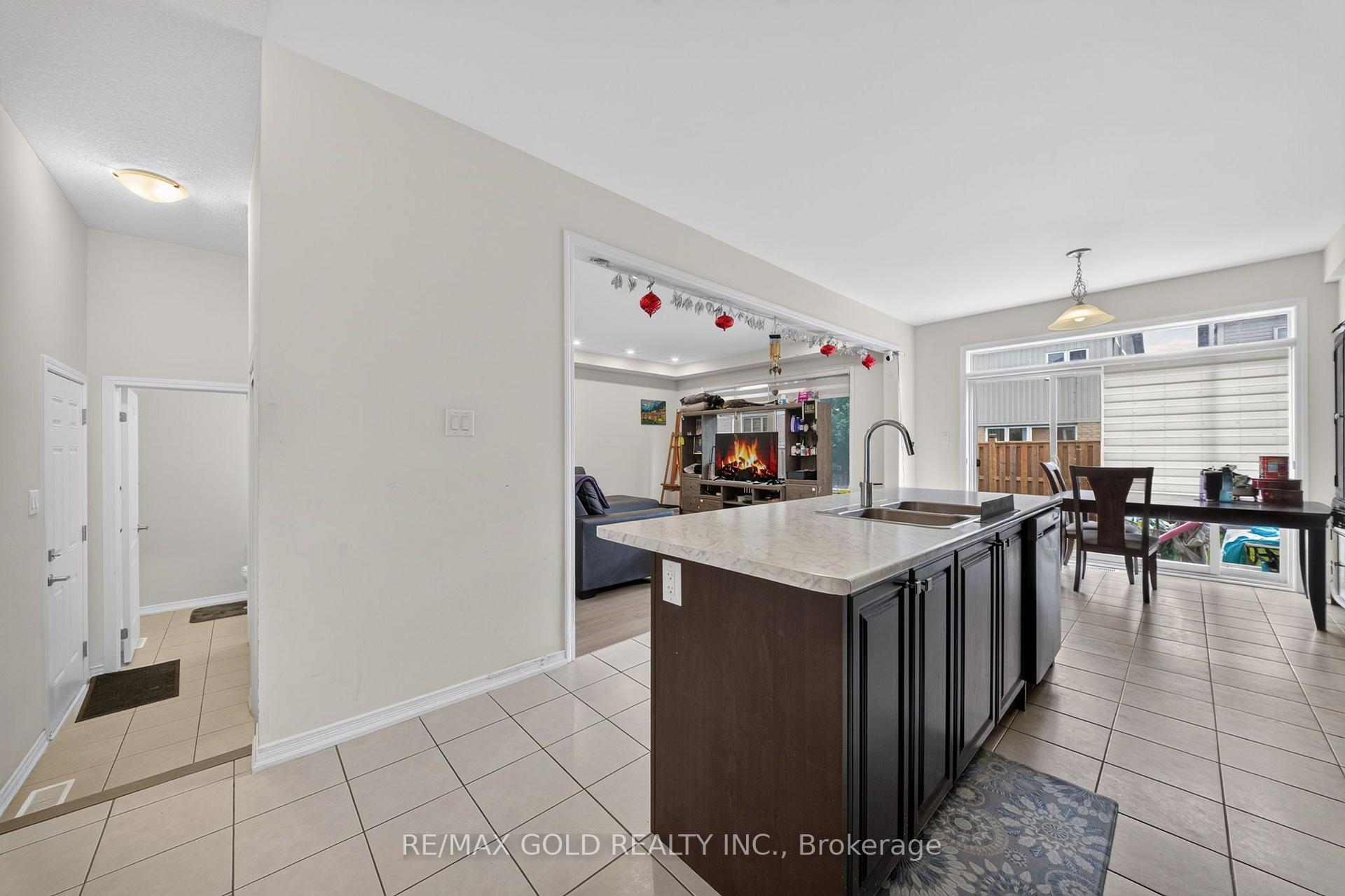 Photo 11 of 7997 Odell Crescent, Niagara Falls, Brown — HOMEH