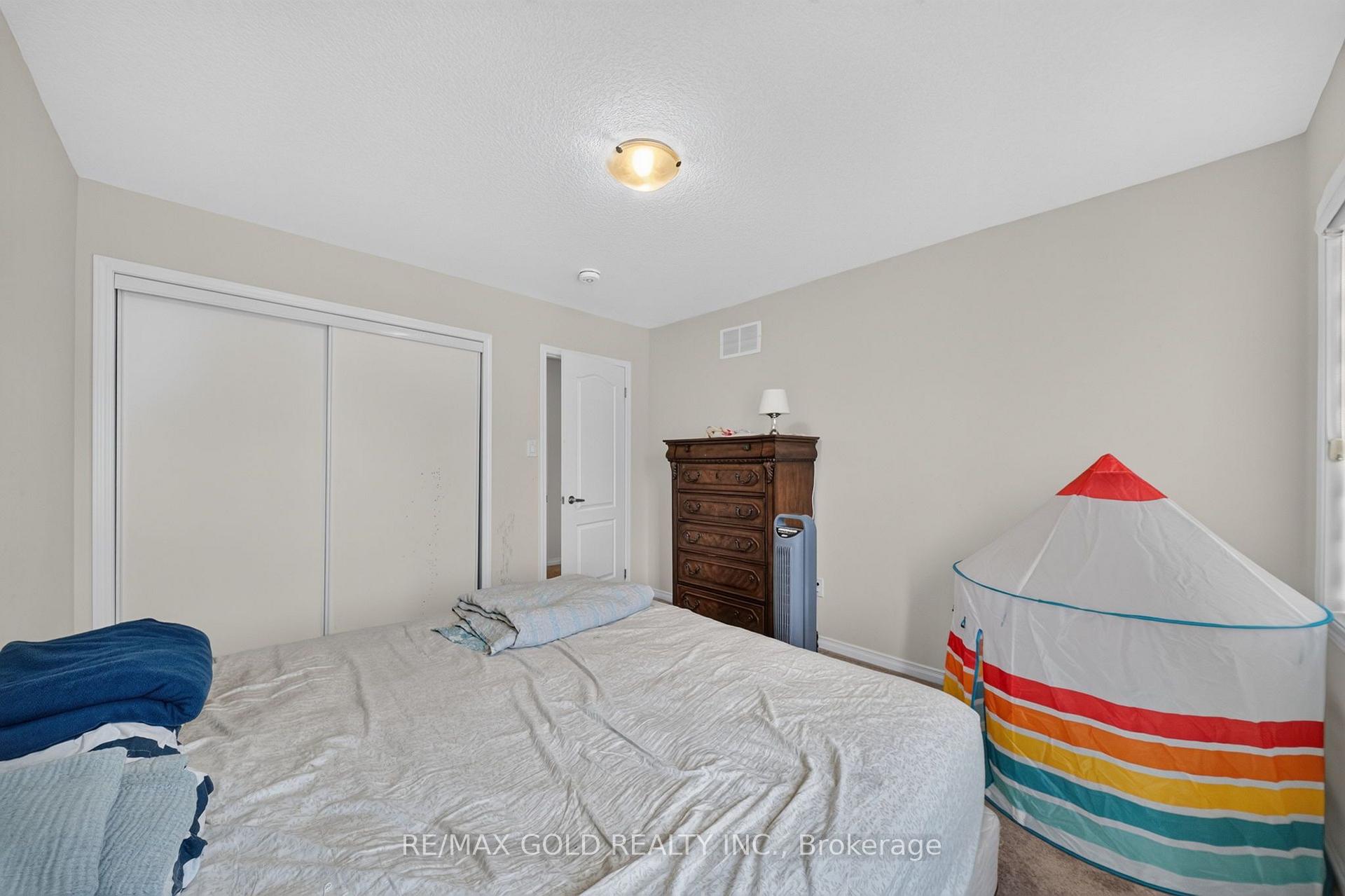 Photo 24 of 7997 Odell Crescent, Niagara Falls, Brown — HOMEH