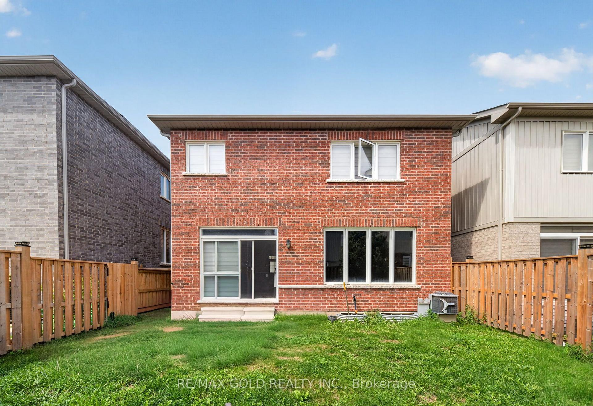 Photo 33 of 7997 Odell Crescent, Niagara Falls, Brown — HOMEH
