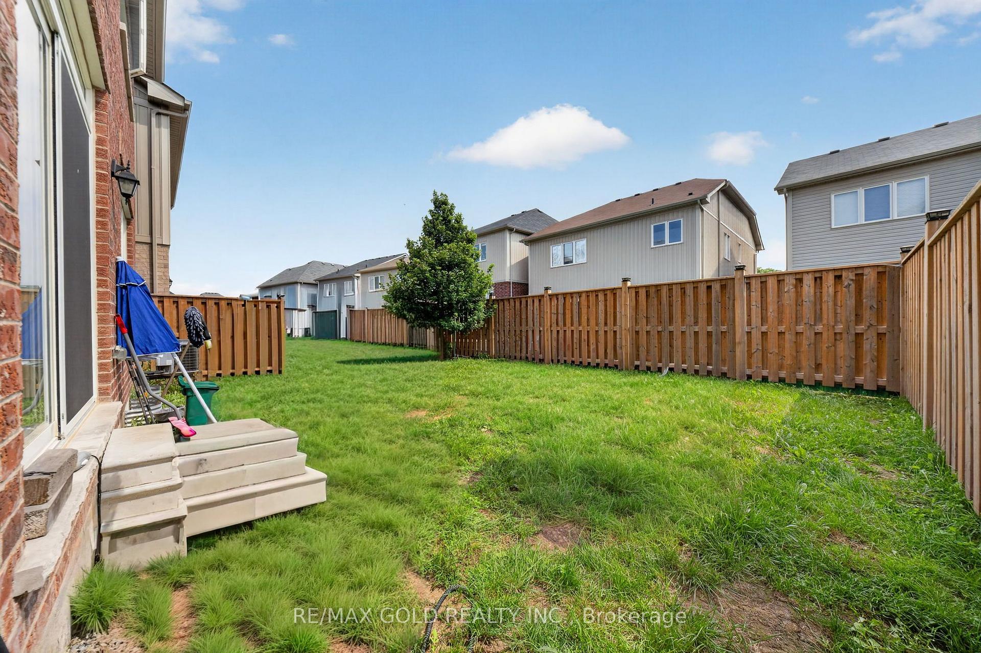 Photo 36 of 7997 Odell Crescent, Niagara Falls, Brown — HOMEH
