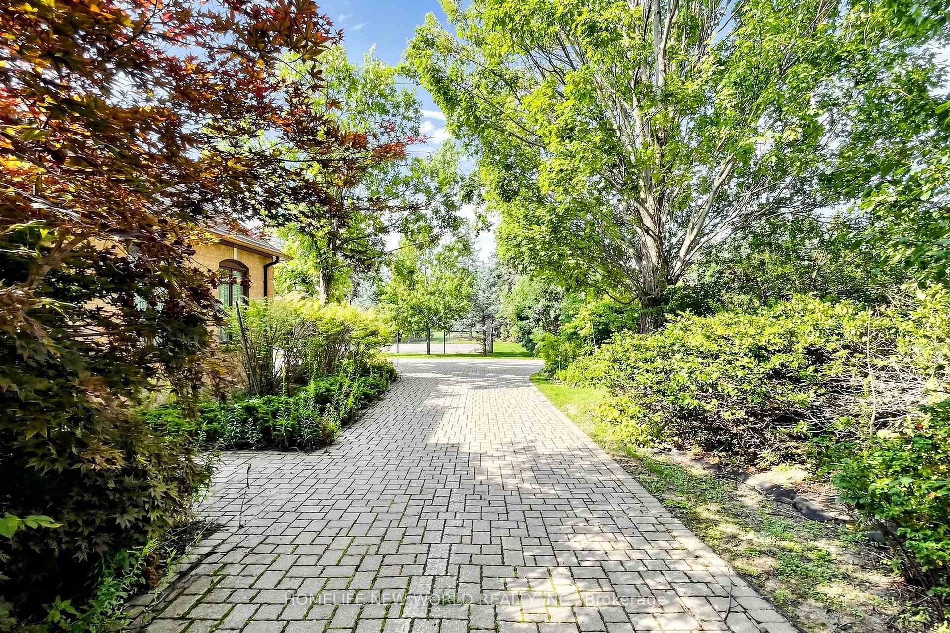 Photo 2 of 27 Walnut Glen Place, Markham, Devil's Elbow — HOMEH