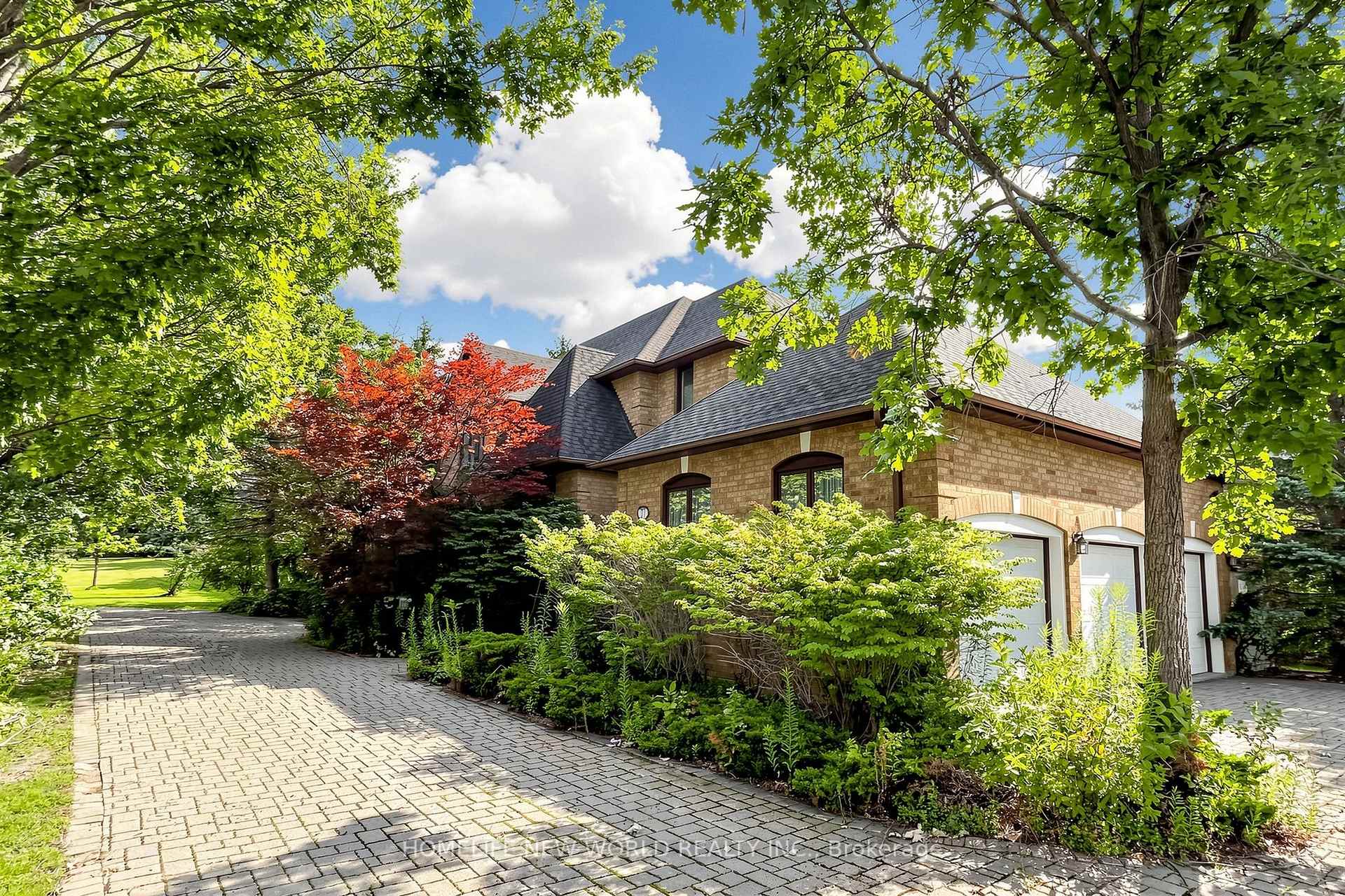 Photo 3 of 27 Walnut Glen Place, Markham, Devil's Elbow — HOMEH