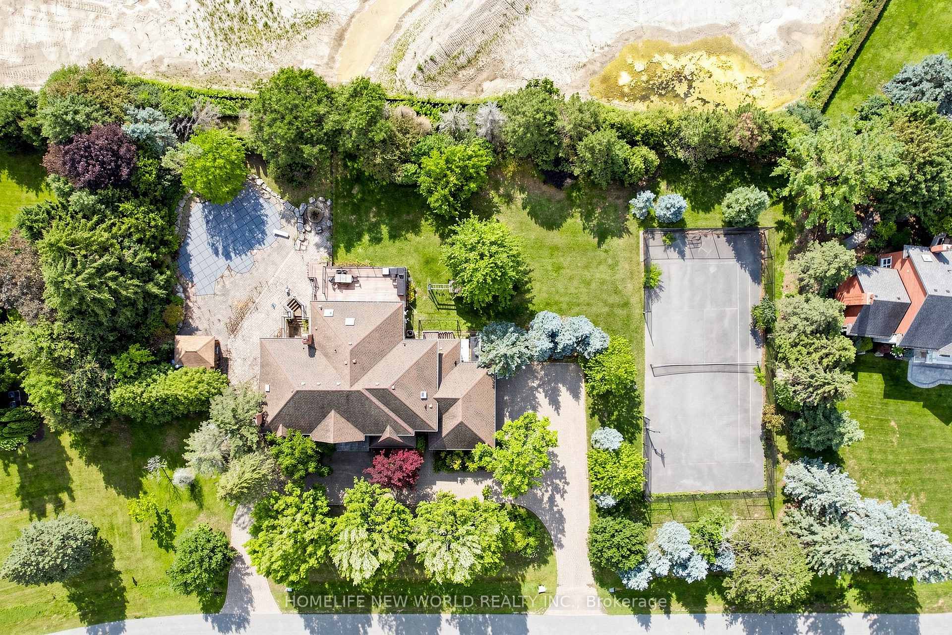 Photo 7 of 27 Walnut Glen Place, Markham, Devil's Elbow — HOMEH