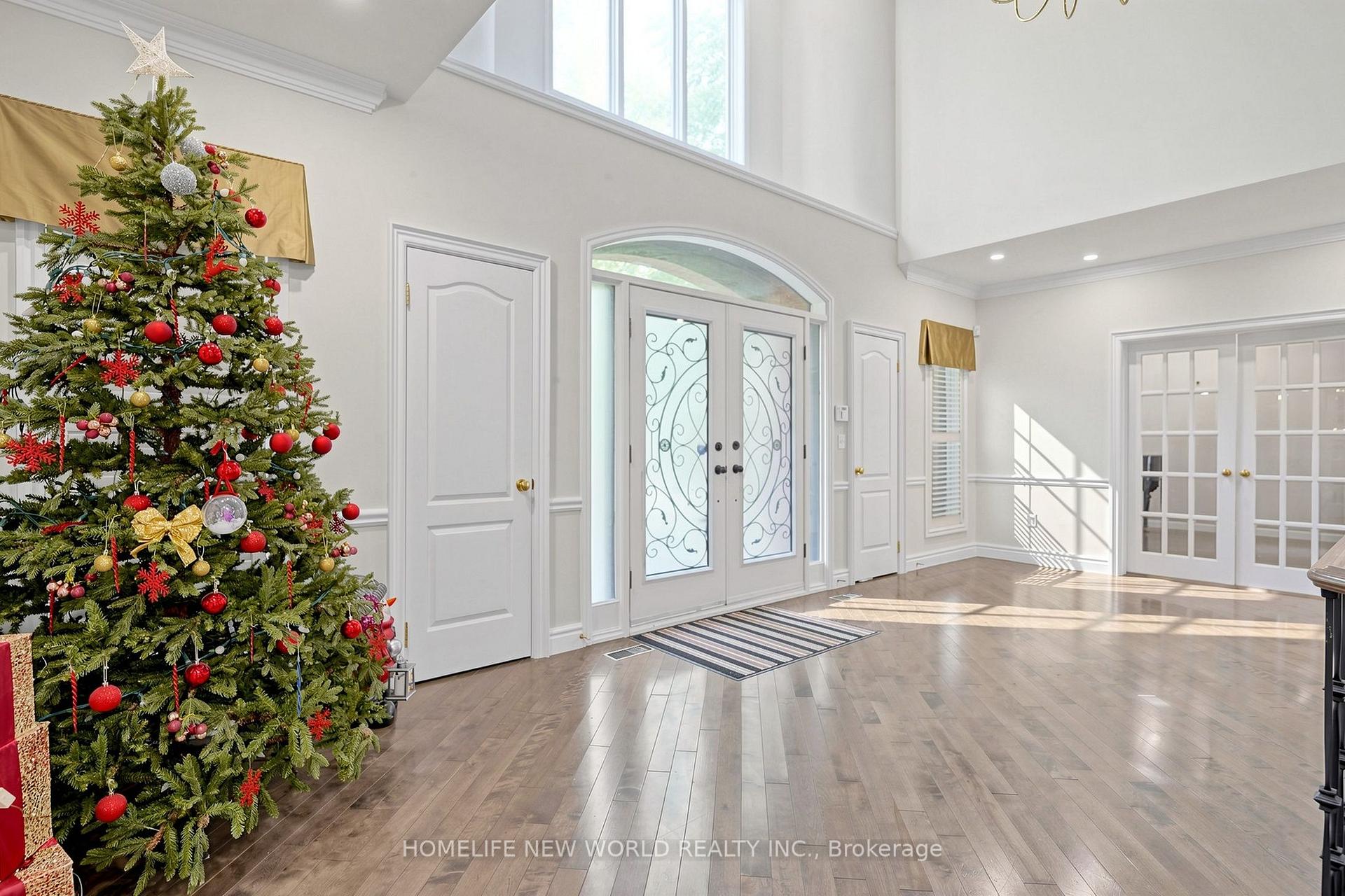 Photo 9 of 27 Walnut Glen Place, Markham, Devil's Elbow — HOMEH