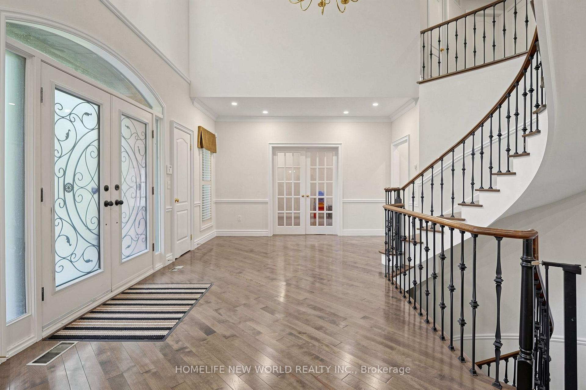 Photo 10 of 27 Walnut Glen Place, Markham, Devil's Elbow — HOMEH