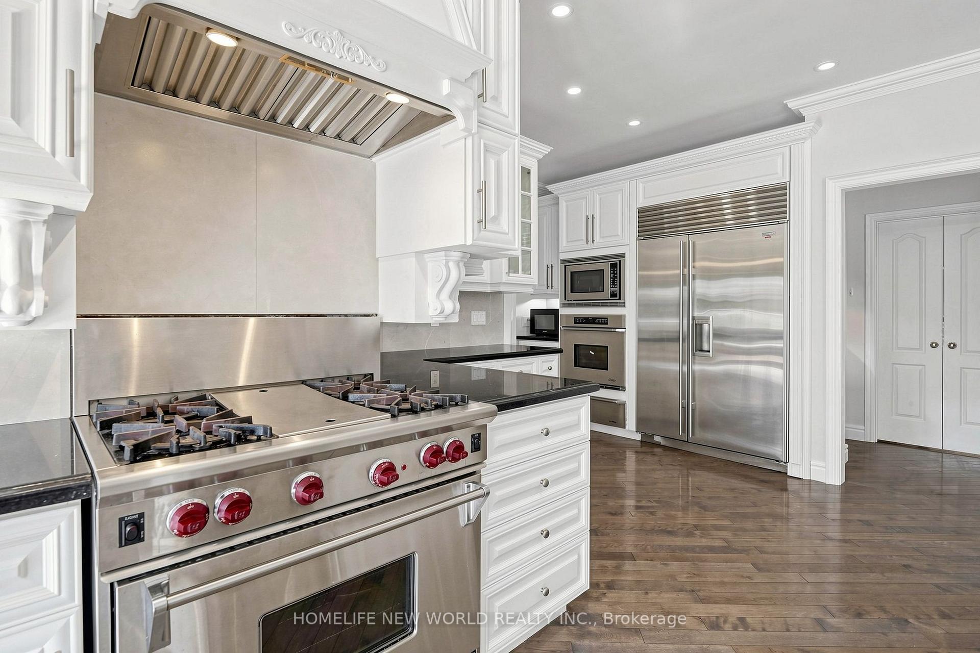 Photo 16 of 27 Walnut Glen Place, Markham, Devil's Elbow — HOMEH