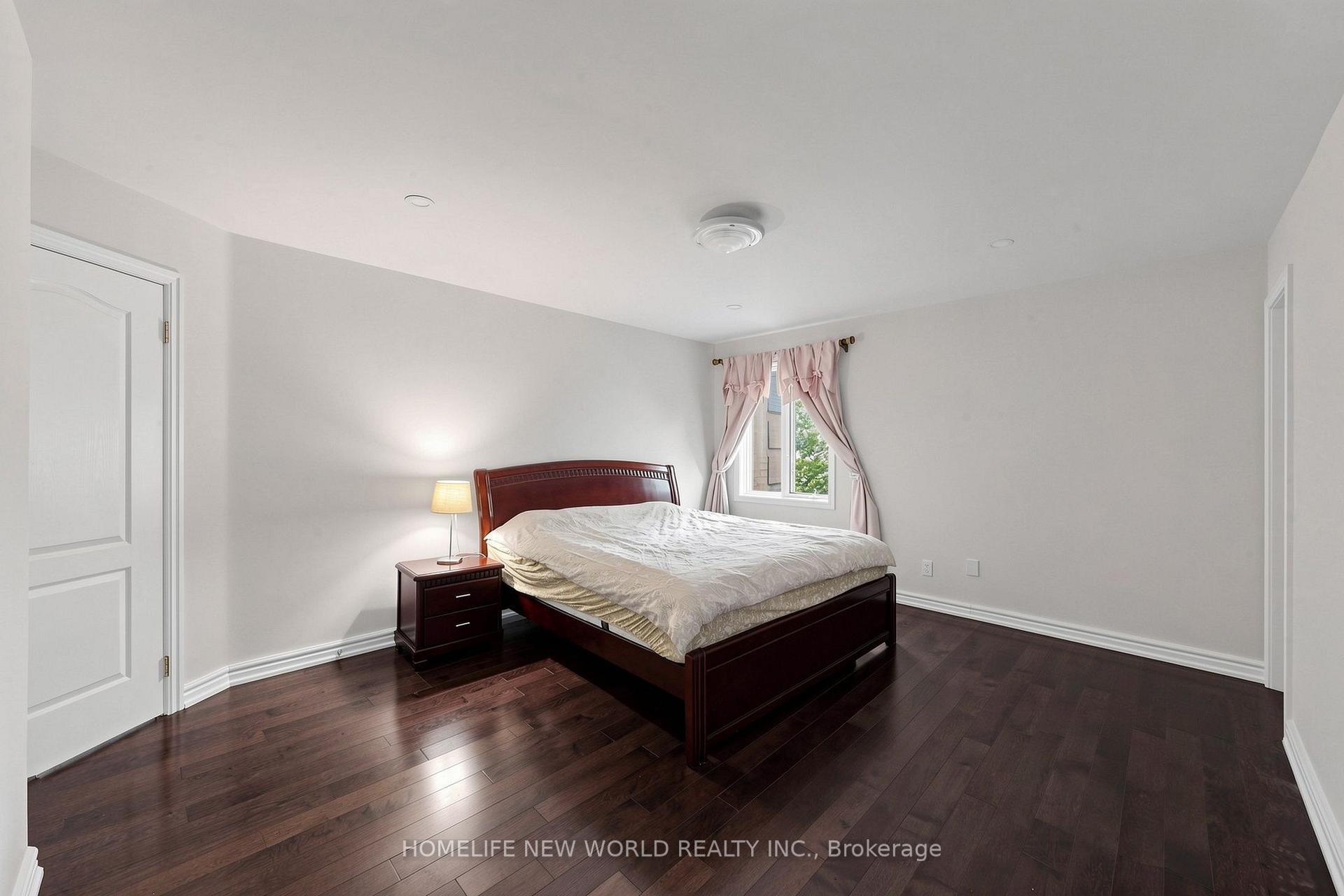 Photo 34 of 27 Walnut Glen Place, Markham, Devil's Elbow — HOMEH