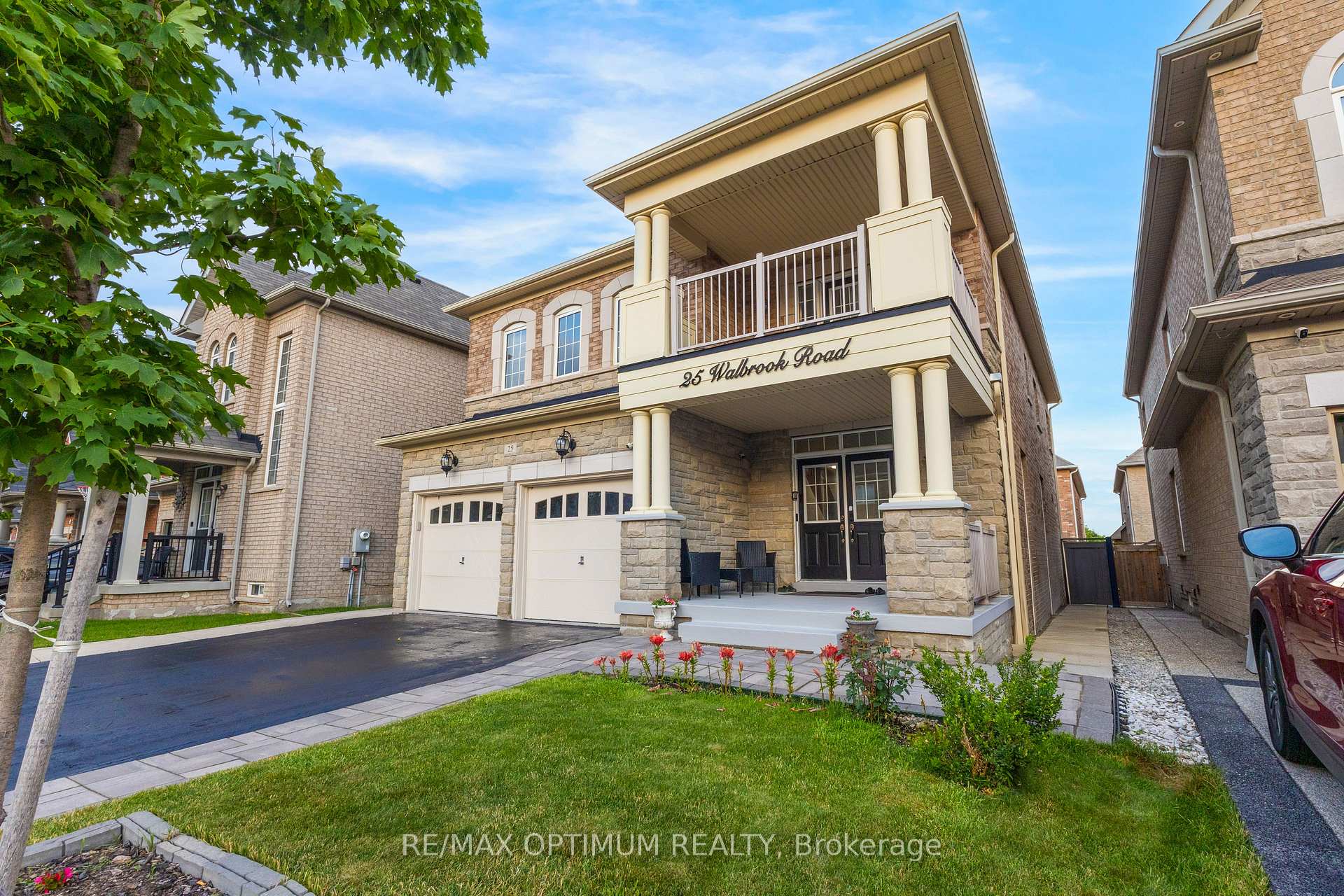 Photo 3 of 25 Walbrook Road, Brampton, Credit Valley — HOMEH