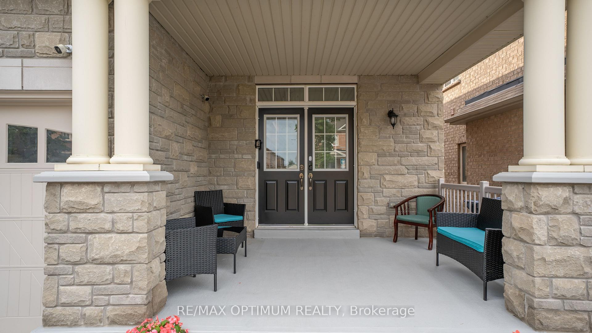 Photo 4 of 25 Walbrook Road, Brampton, Credit Valley — HOMEH