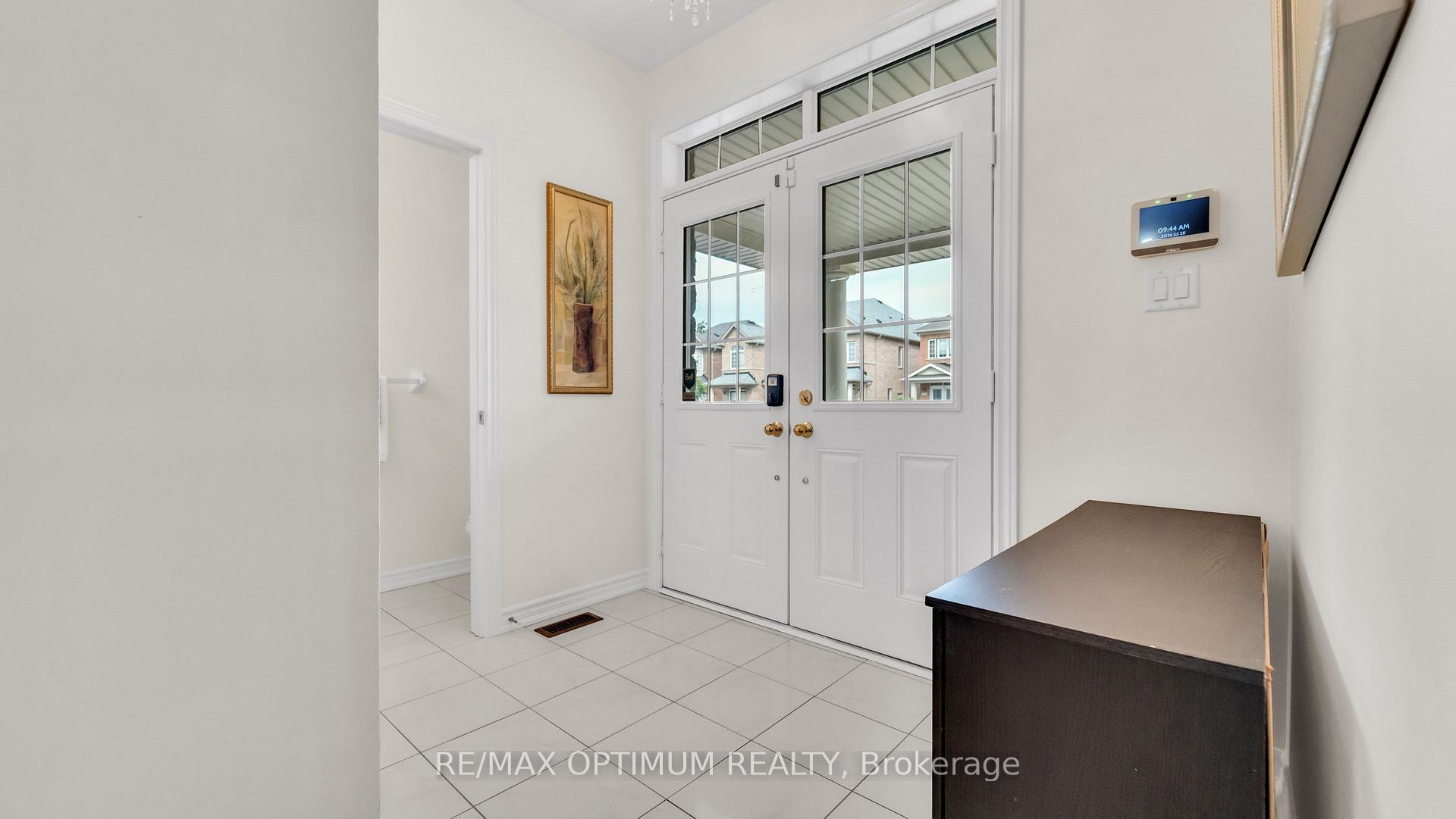 Photo 5 of 25 Walbrook Road, Brampton, Credit Valley — HOMEH