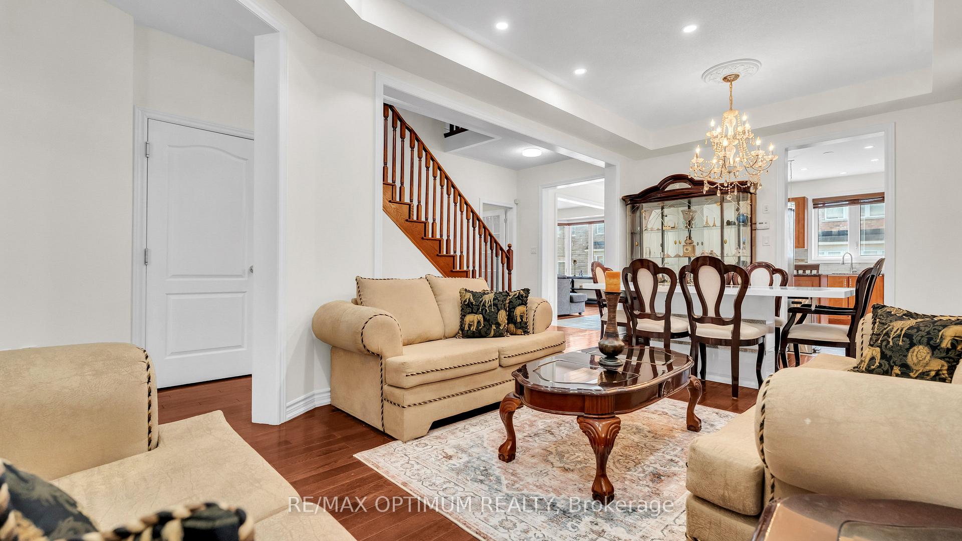 Photo 7 of 25 Walbrook Road, Brampton, Credit Valley — HOMEH