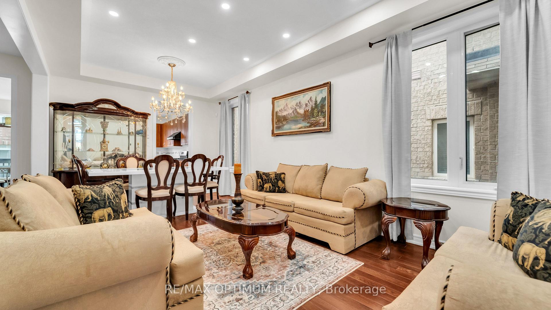 Photo 8 of 25 Walbrook Road, Brampton, Credit Valley — HOMEH