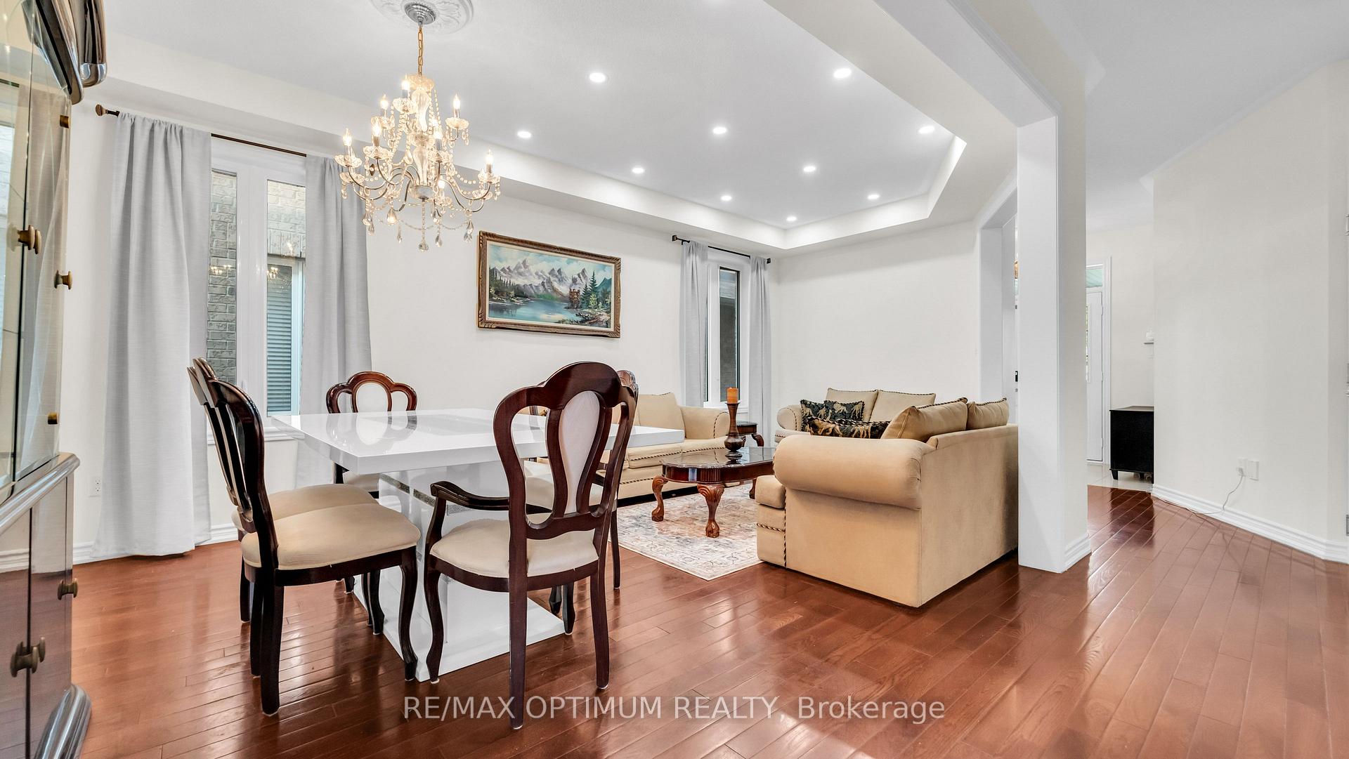 Photo 10 of 25 Walbrook Road, Brampton, Credit Valley — HOMEH