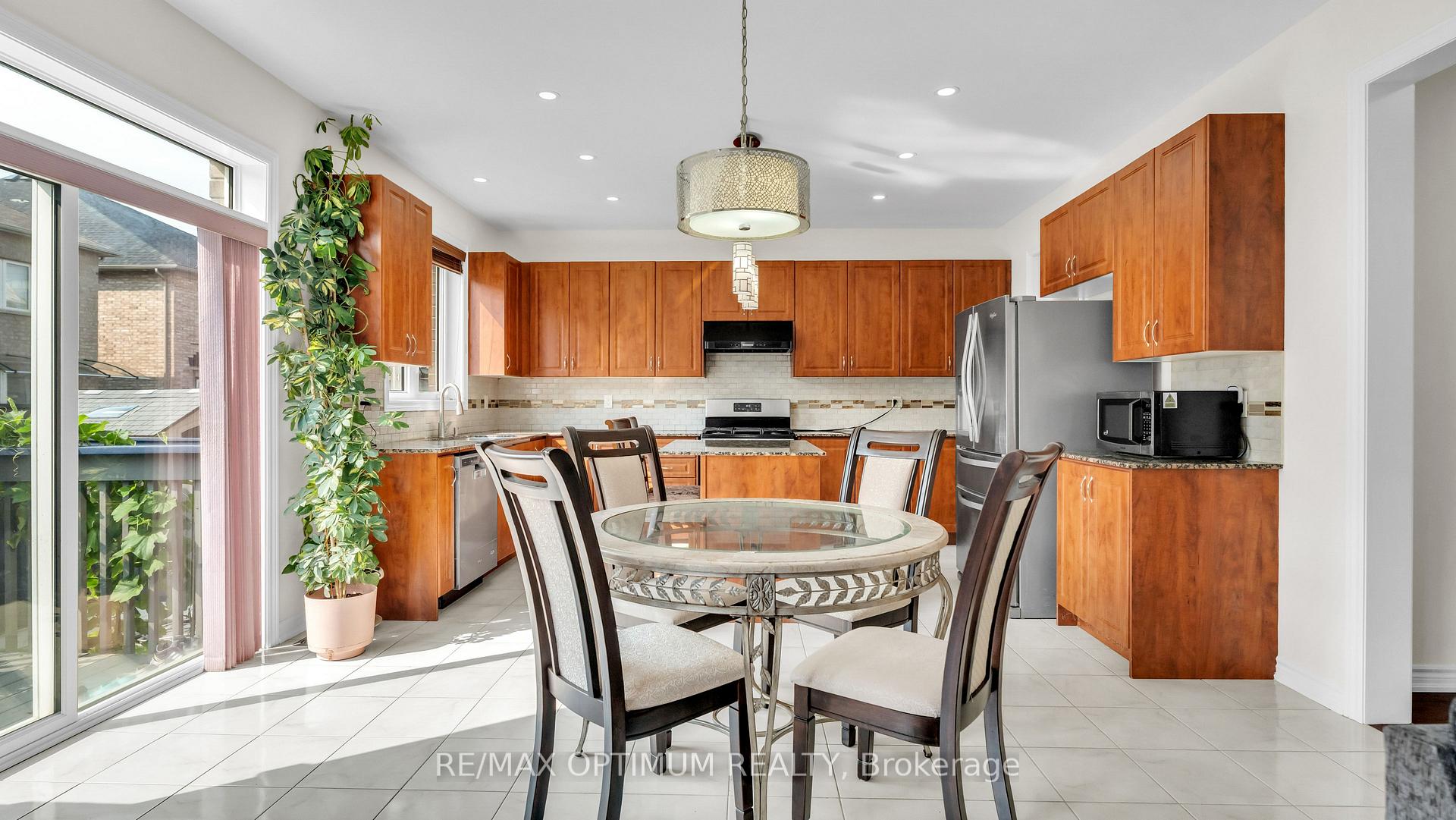 Photo 15 of 25 Walbrook Road, Brampton, Credit Valley — HOMEH