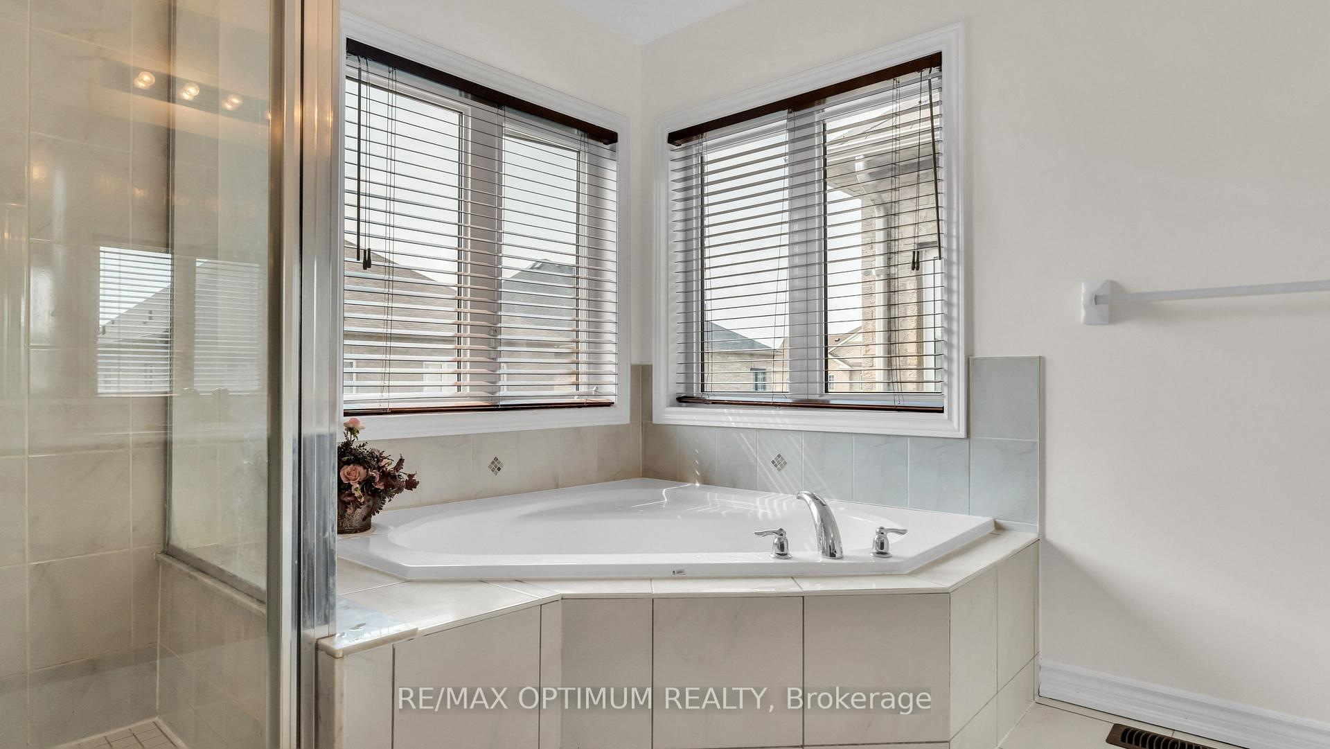 Photo 23 of 25 Walbrook Road, Brampton, Credit Valley — HOMEH