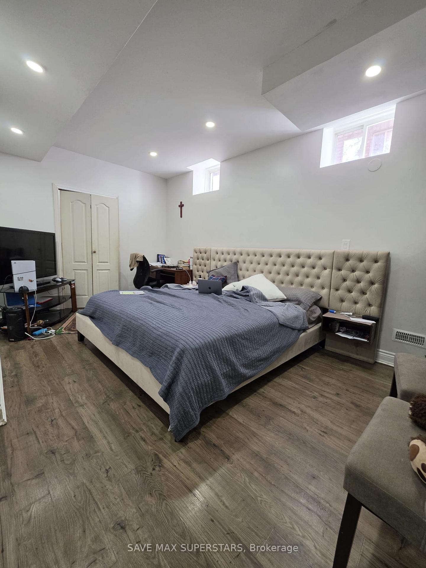Photo 4 of Unit Lower, 133 The Queensway Way, Barrie, Innis-Shore — HOMEH