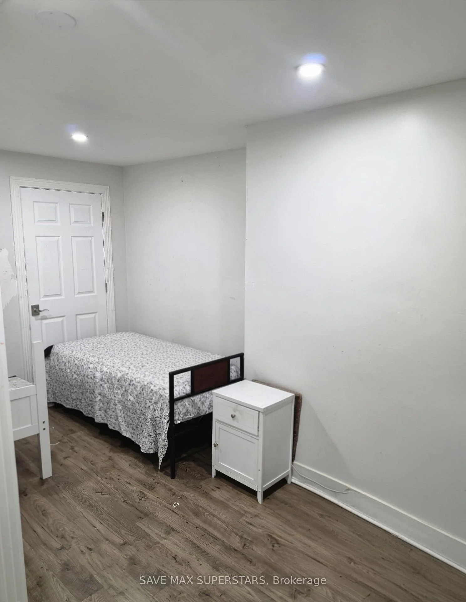 Photo 10 of Unit Lower, 133 The Queensway Way, Barrie, Innis-Shore — HOMEH