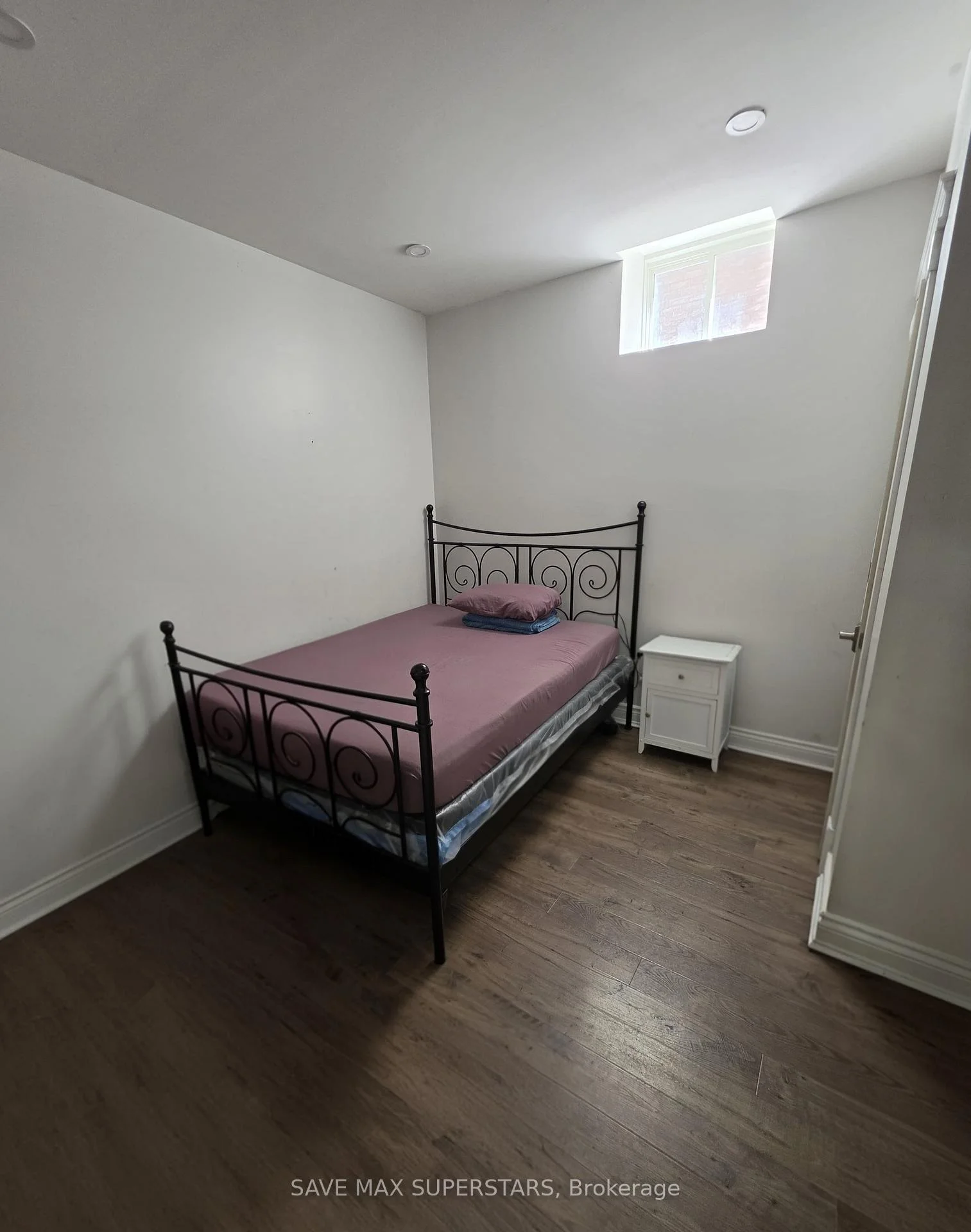 Photo 12 of Unit Lower, 133 The Queensway Way, Barrie, Innis-Shore — HOMEH