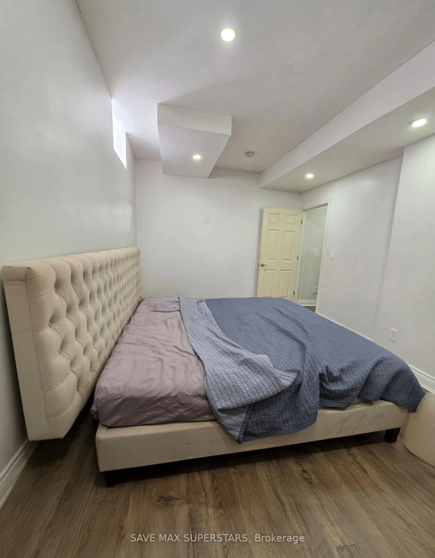 Photo 16 of Unit Lower, 133 The Queensway Way, Barrie, Innis-Shore — HOMEH