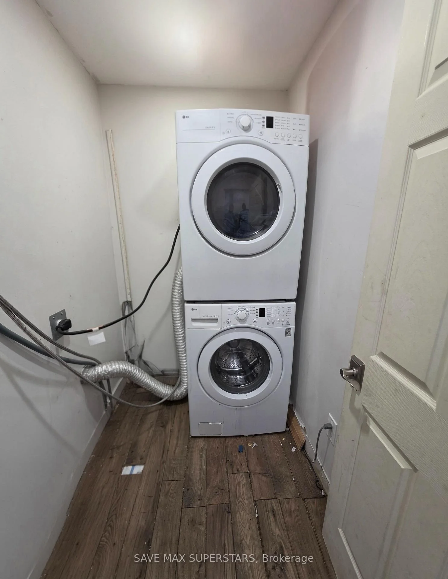 Photo 19 of Unit Lower, 133 The Queensway Way, Barrie, Innis-Shore — HOMEH