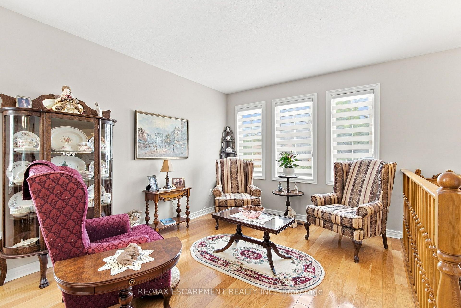 Photo 6 of 32 Brewster Way, Brantford, West Brant — HOMEH