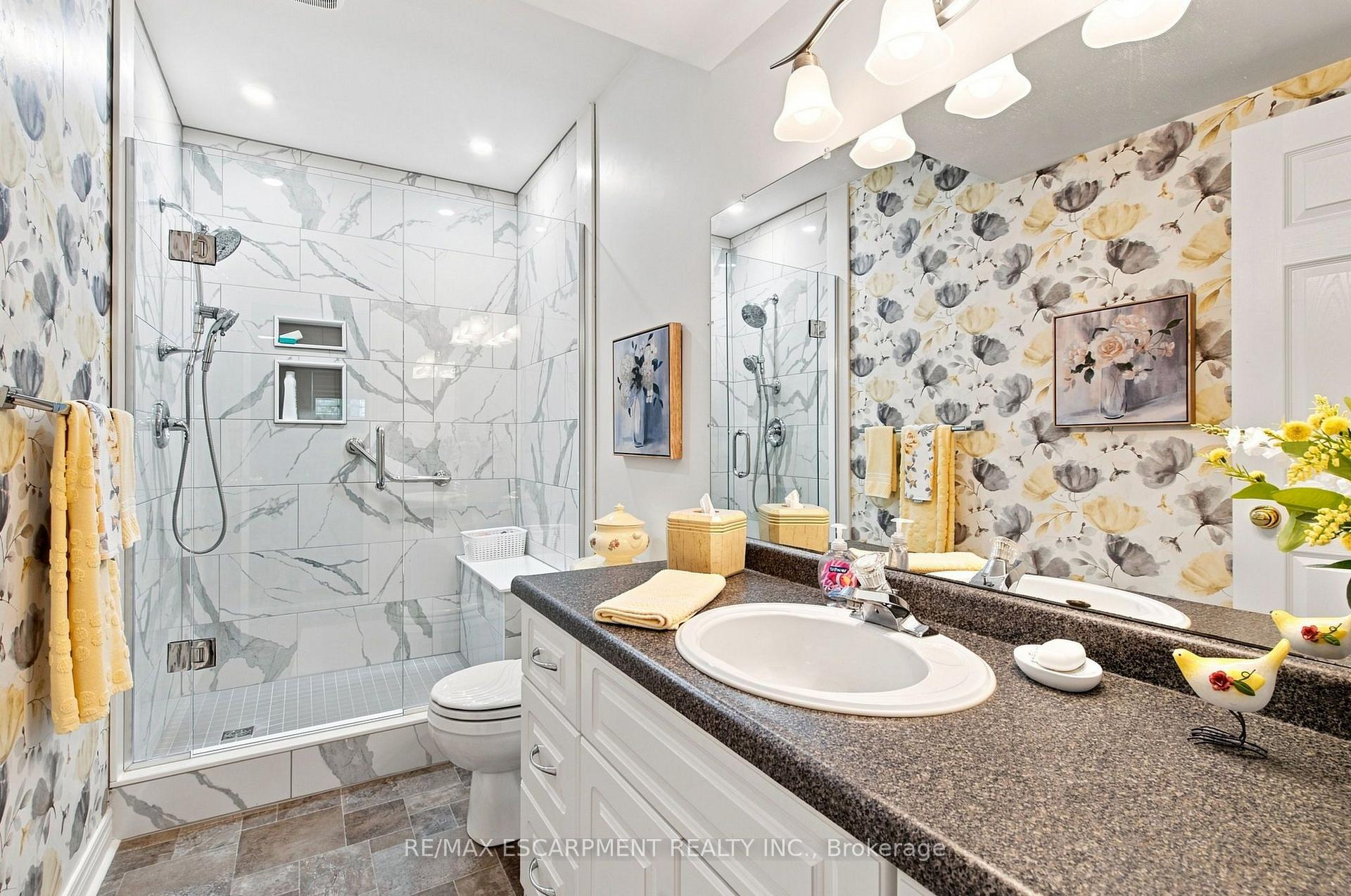 Photo 20 of 32 Brewster Way, Brantford, West Brant — HOMEH