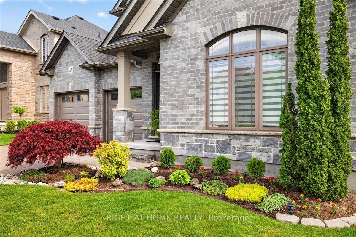 Photo 2 of 717 Jackpine Way, London, North B — HOMEH