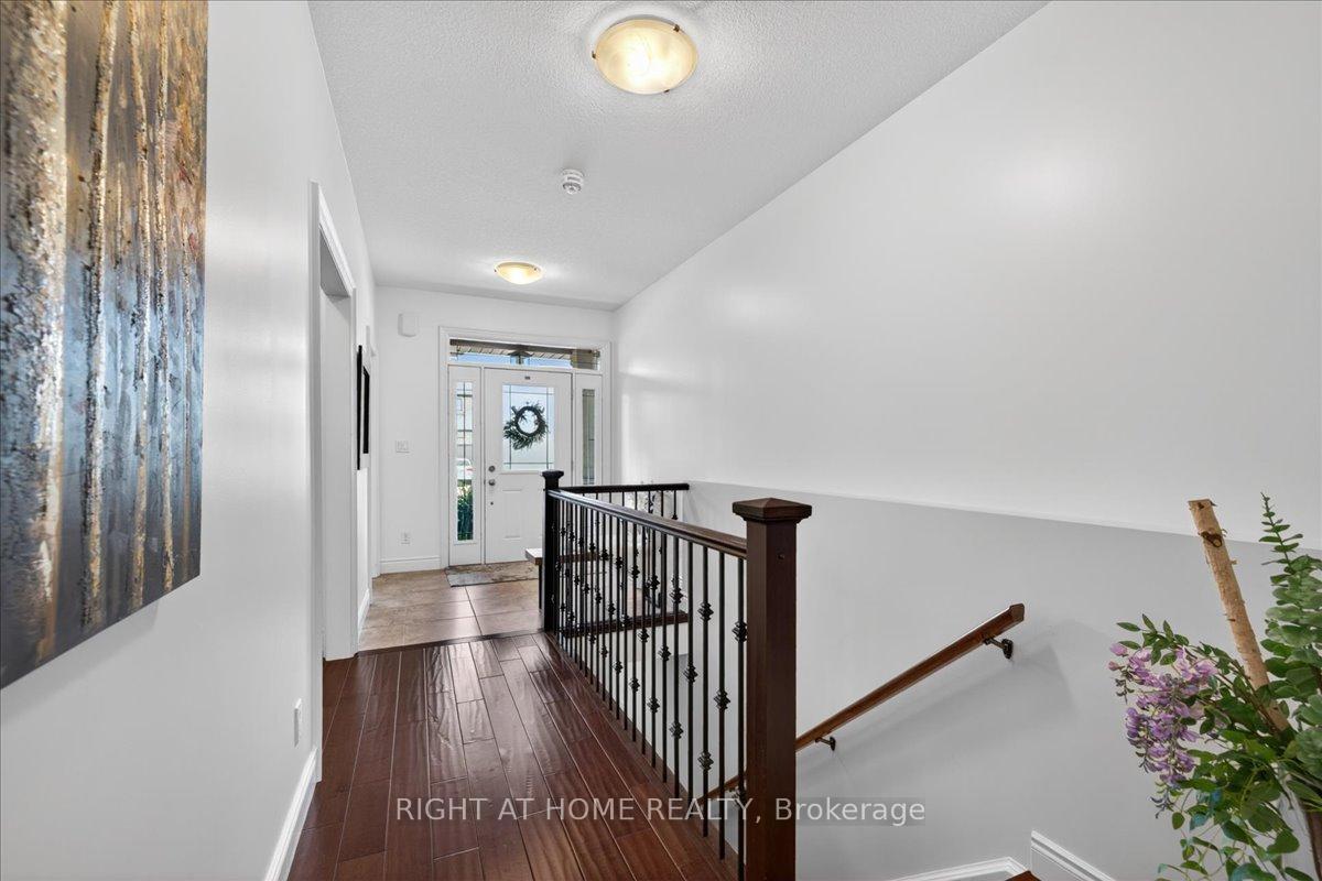 Photo 9 of 717 Jackpine Way, London, North B — HOMEH