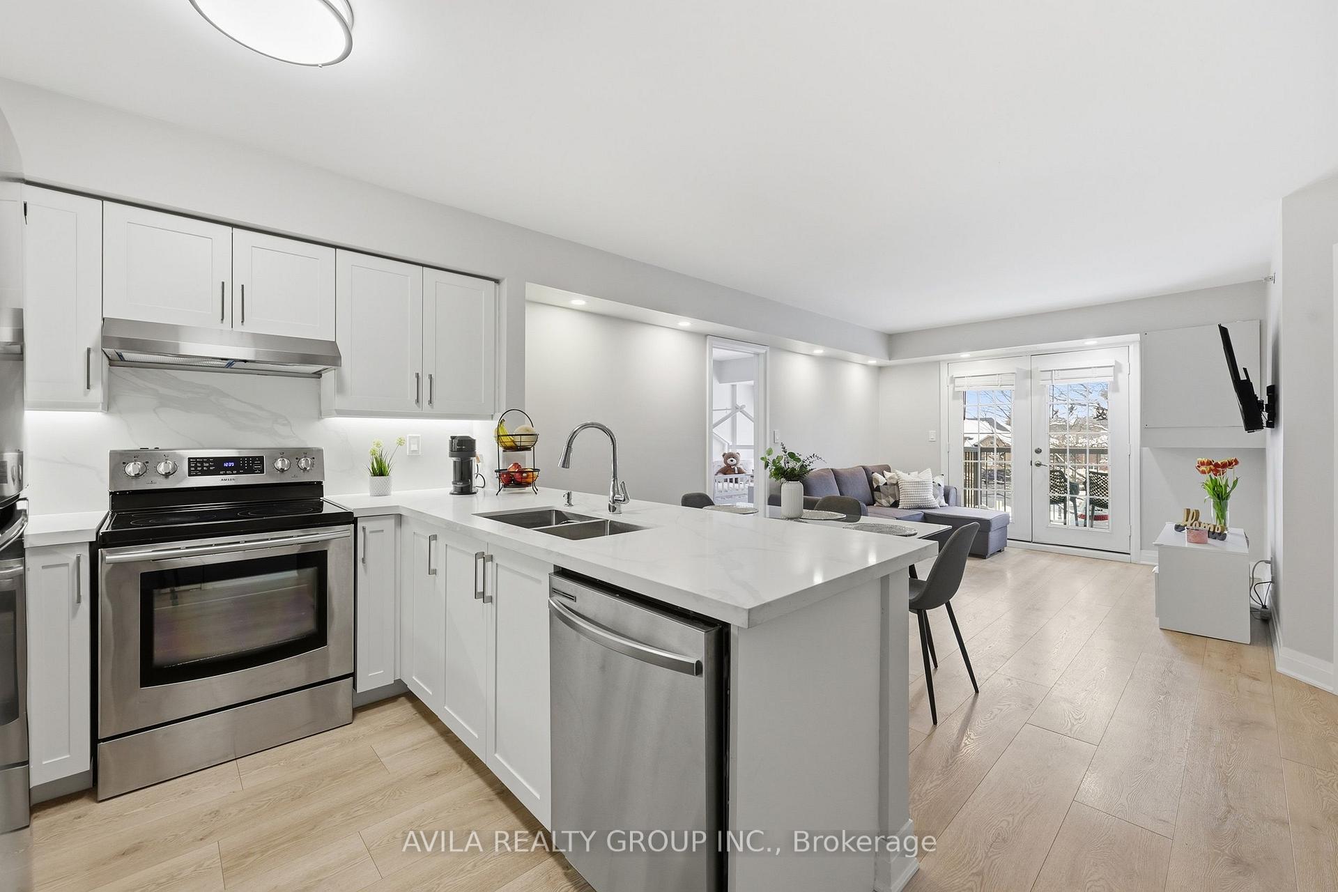 Photo 3 of Unit 203, 1460 Bishops Gate, Oakville, Glen Abbey — HOMEH