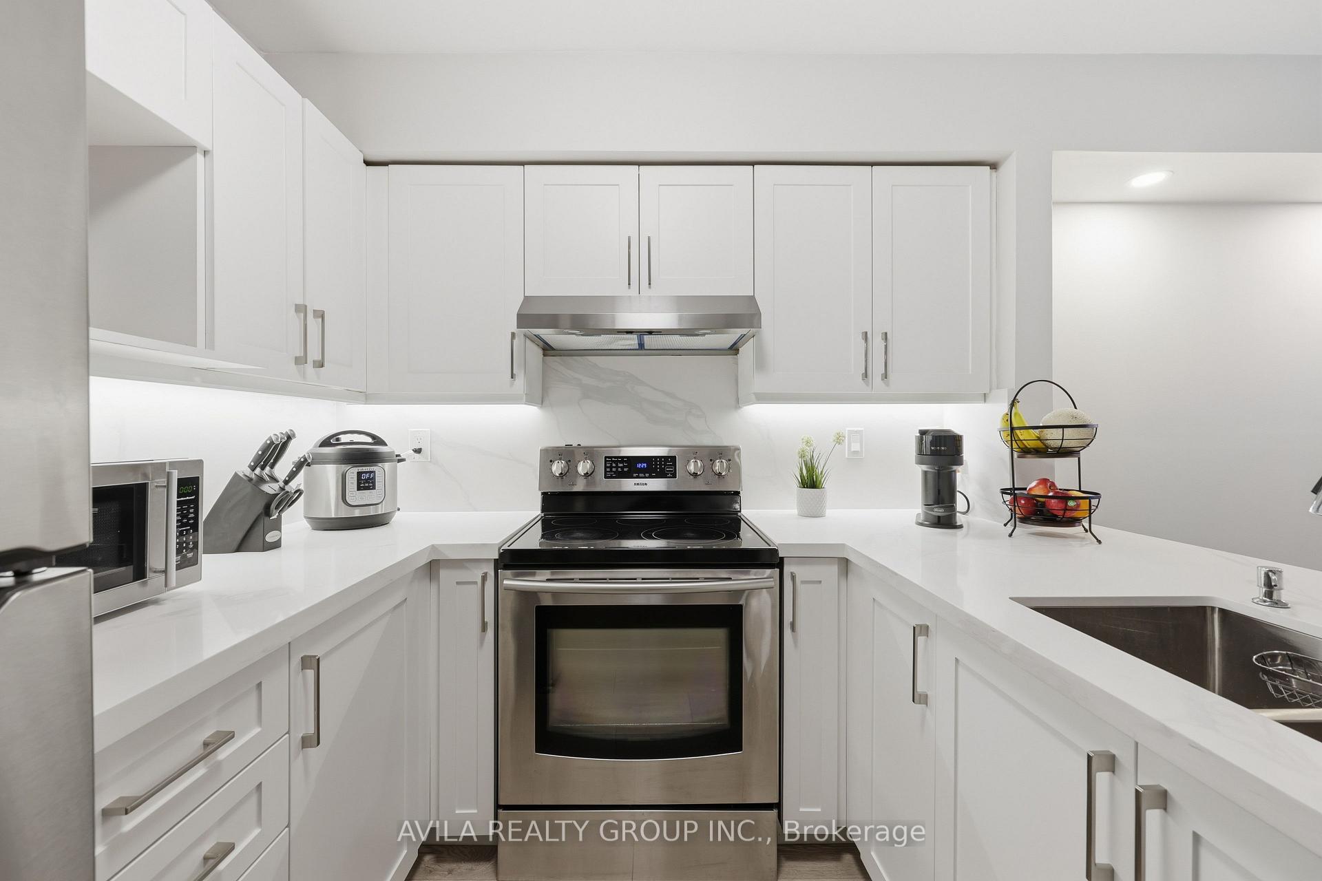 Photo 4 of Unit 203, 1460 Bishops Gate, Oakville, Glen Abbey — HOMEH