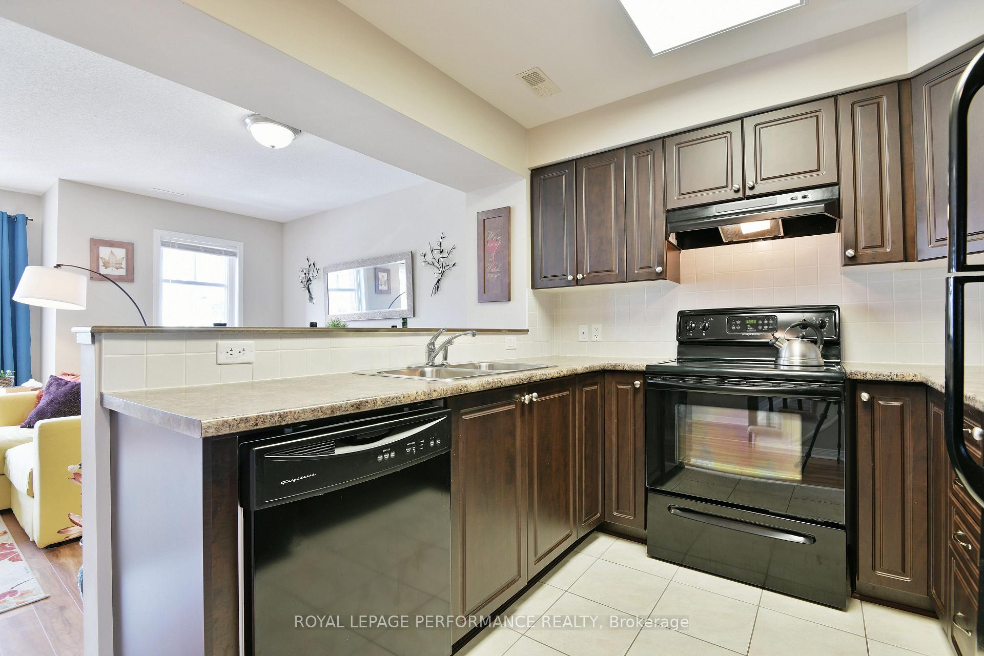 Photo 10 of Unit 1, 125 Keltie Private, Ottawa, Barrhaven - Longfields — HOMEH