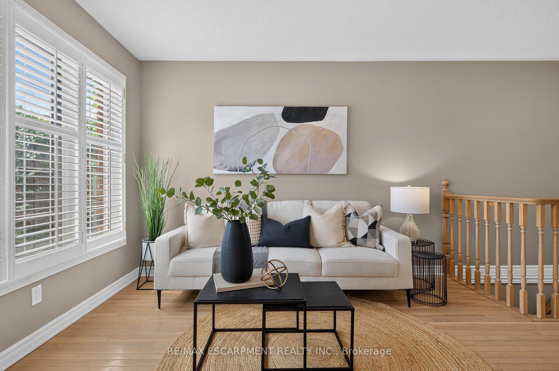 Photo 5 of Unit 9, 175 Fiddlers Green Road, Hamilton, Ancaster — HOMEH