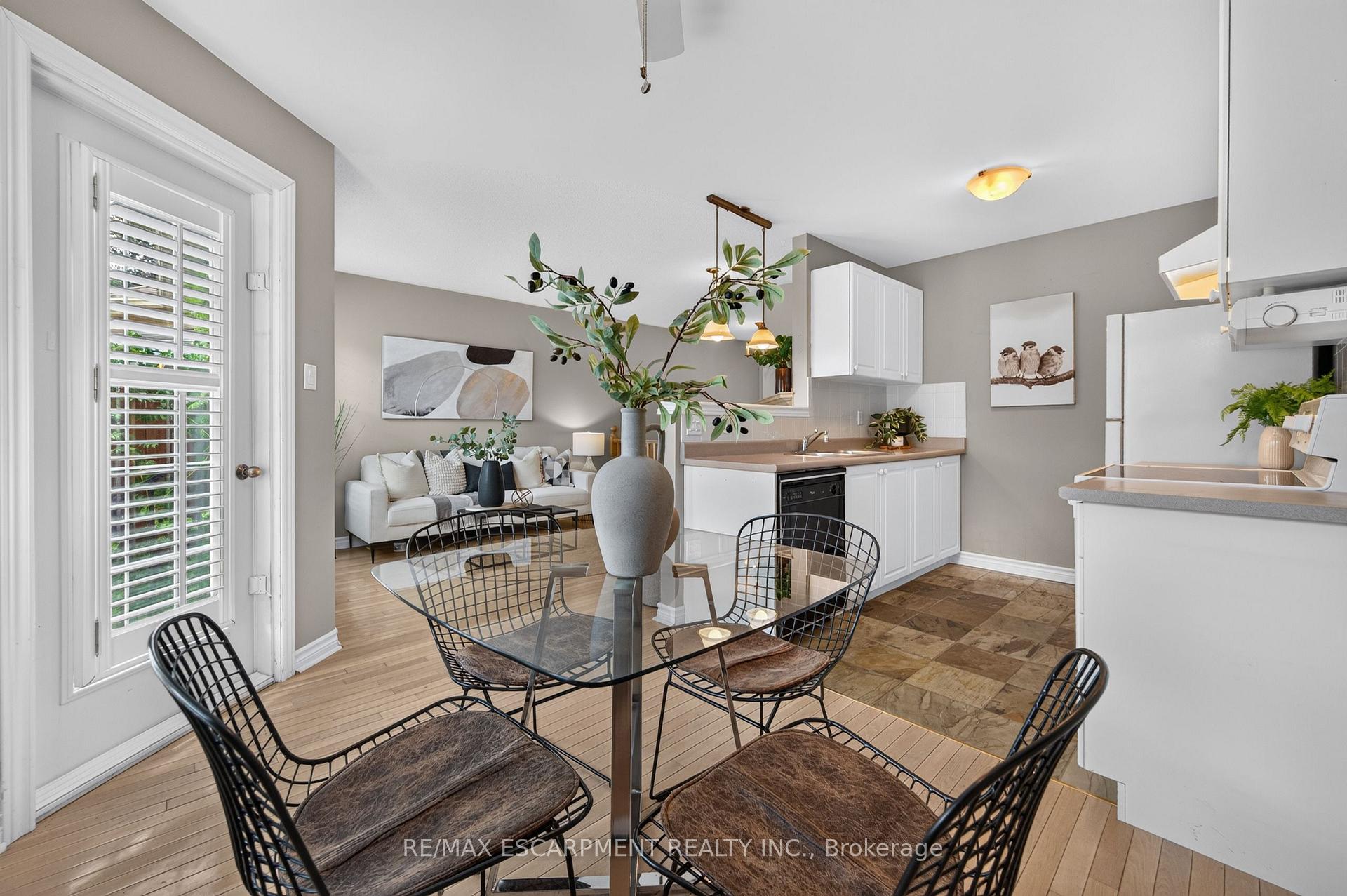 Photo 10 of Unit 9, 175 Fiddlers Green Road, Hamilton, Ancaster — HOMEH