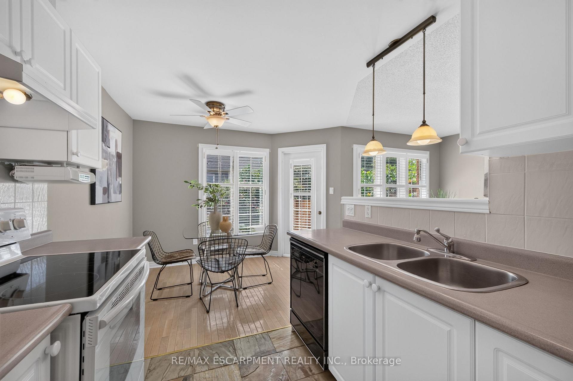 Photo 14 of Unit 9, 175 Fiddlers Green Road, Hamilton, Ancaster — HOMEH