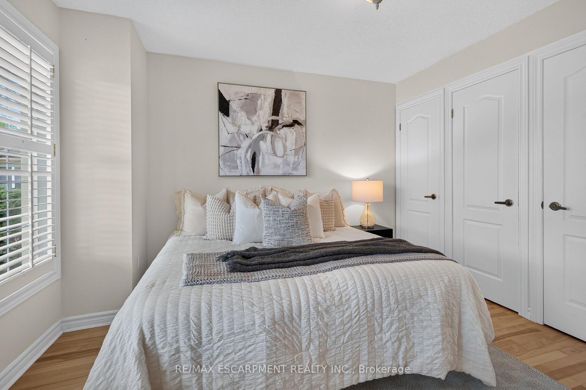 Photo 17 of Unit 9, 175 Fiddlers Green Road, Hamilton, Ancaster — HOMEH