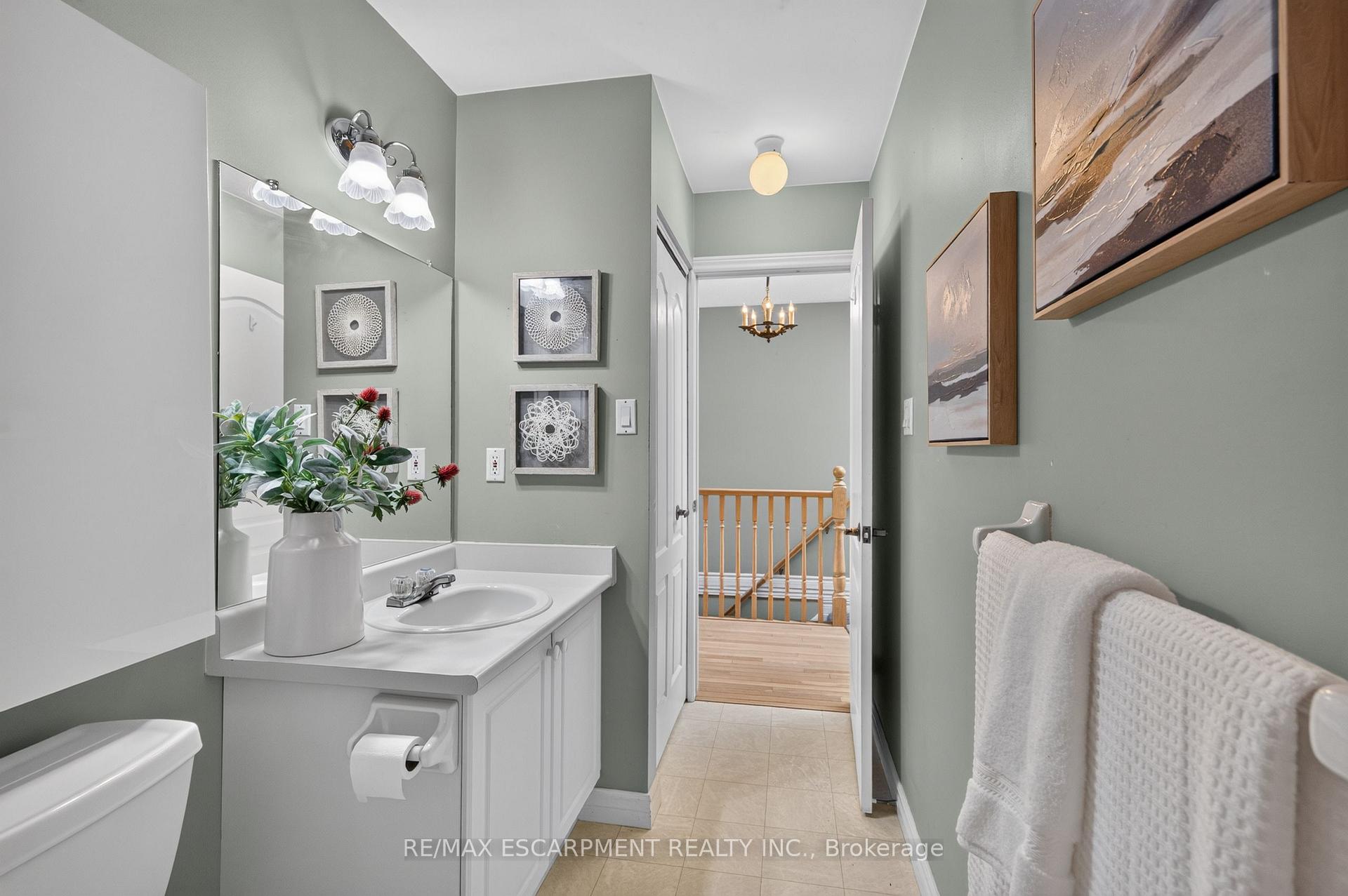 Photo 21 of Unit 9, 175 Fiddlers Green Road, Hamilton, Ancaster — HOMEH