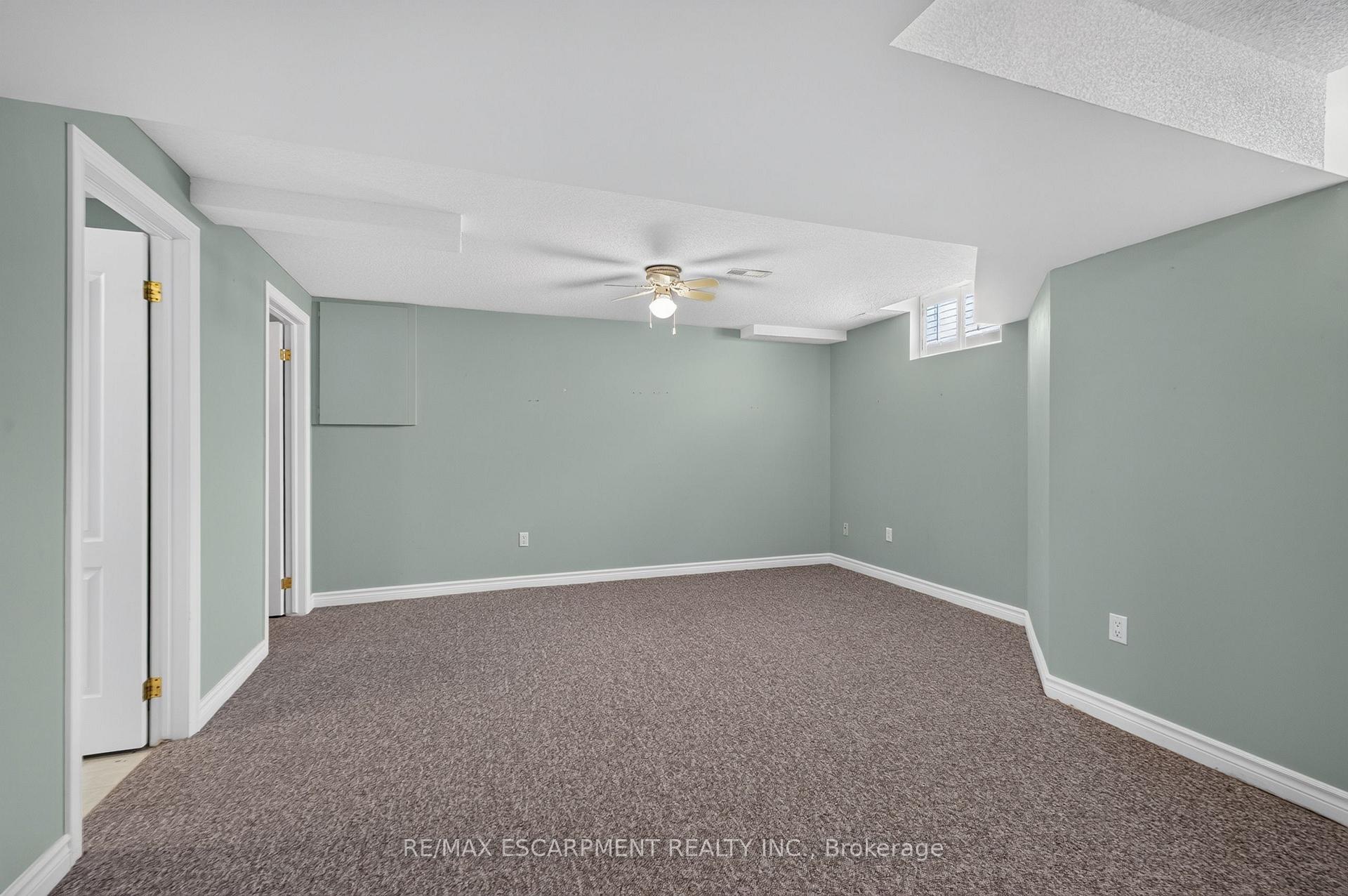 Photo 23 of Unit 9, 175 Fiddlers Green Road, Hamilton, Ancaster — HOMEH